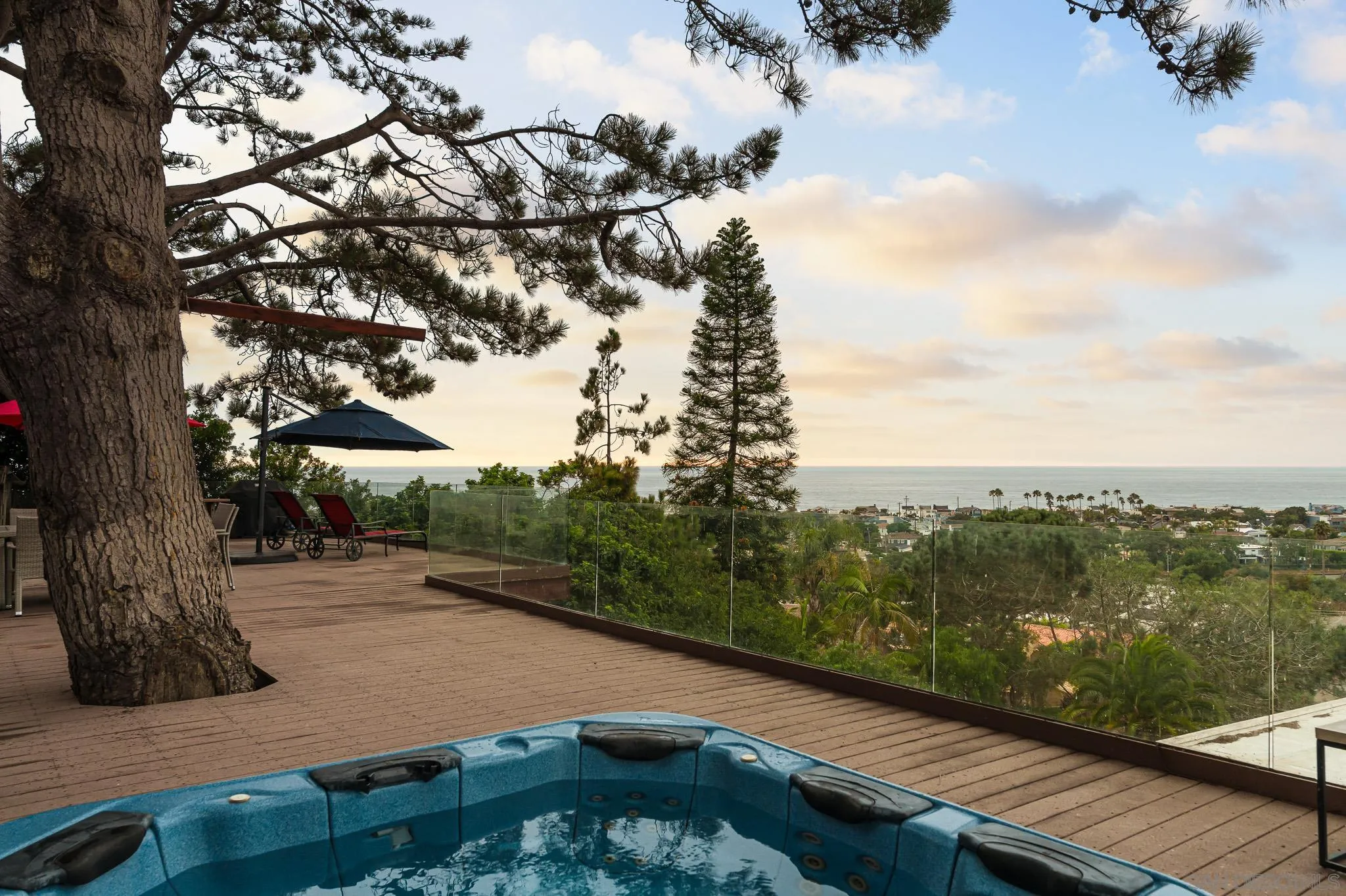 https://cdn.realtyfeed.com/cdn/127/250029240/875f1d6e48d74051f6dfa96baa803f0c.webp