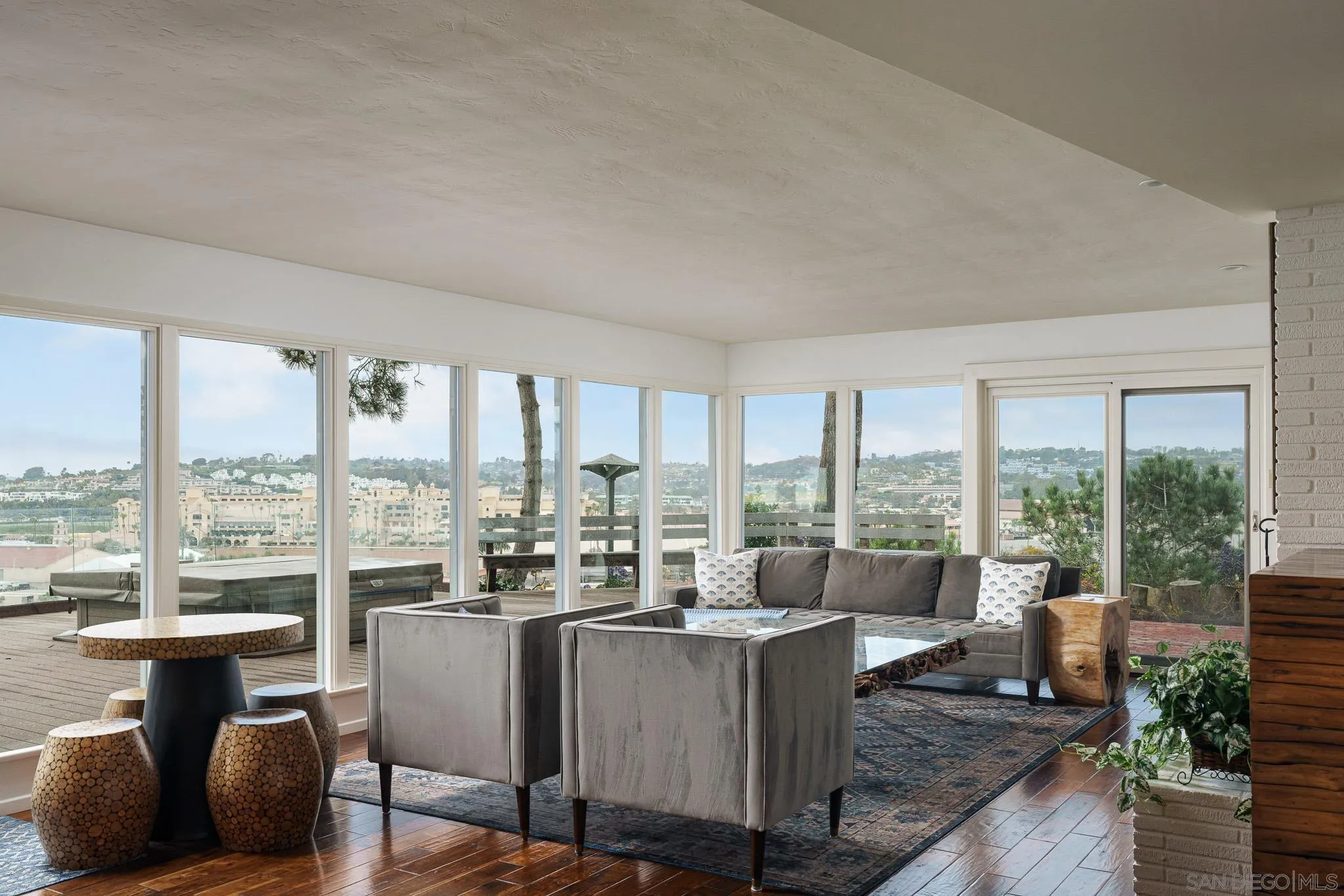 https://cdn.realtyfeed.com/cdn/127/250029240/da1ac14d52fc9d3db9d282def70ac380.webp