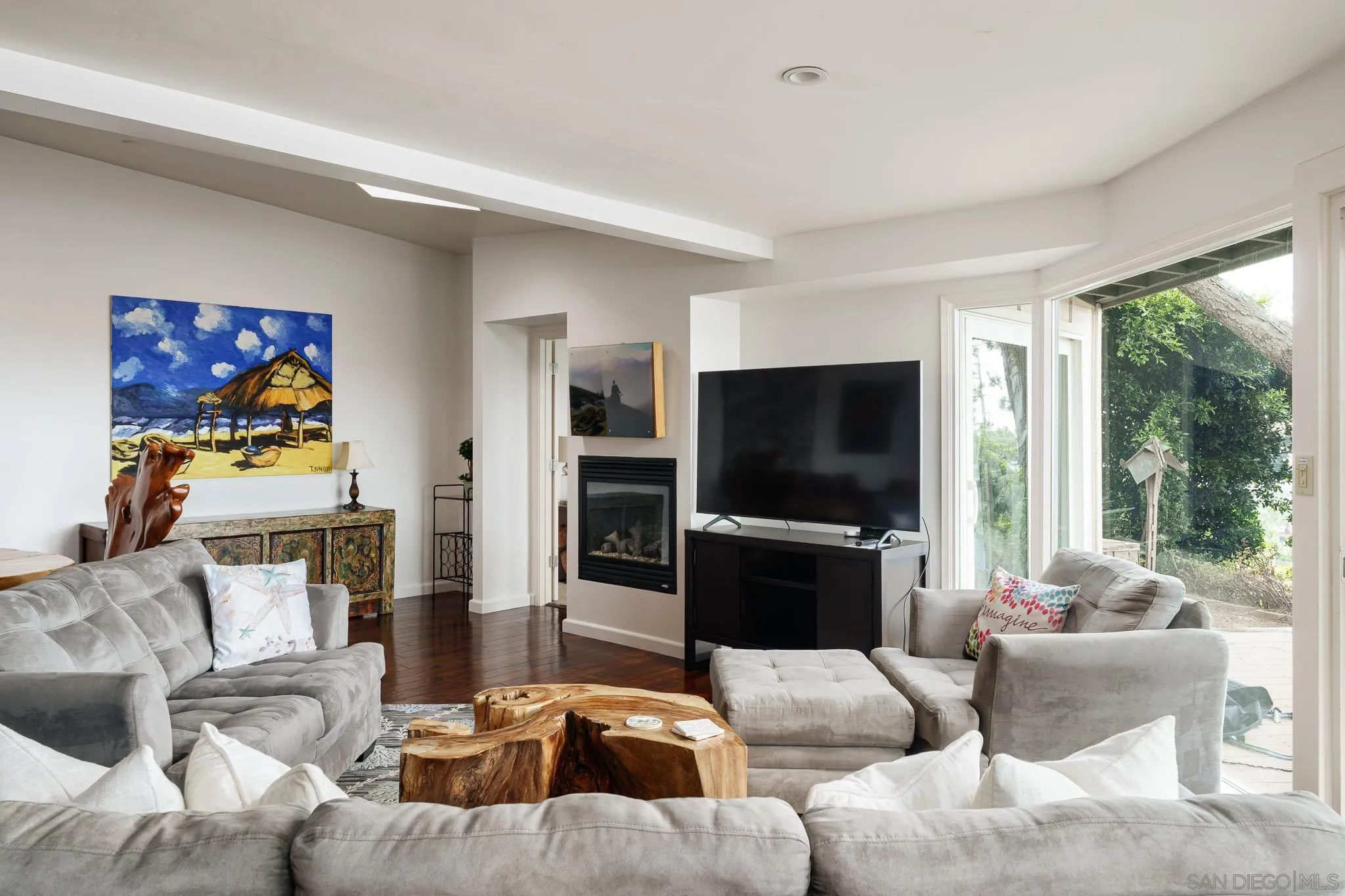 https://cdn.realtyfeed.com/cdn/127/250029240/fe1c0e7a8ca9ff0f2e50f437889ca9d0.webp