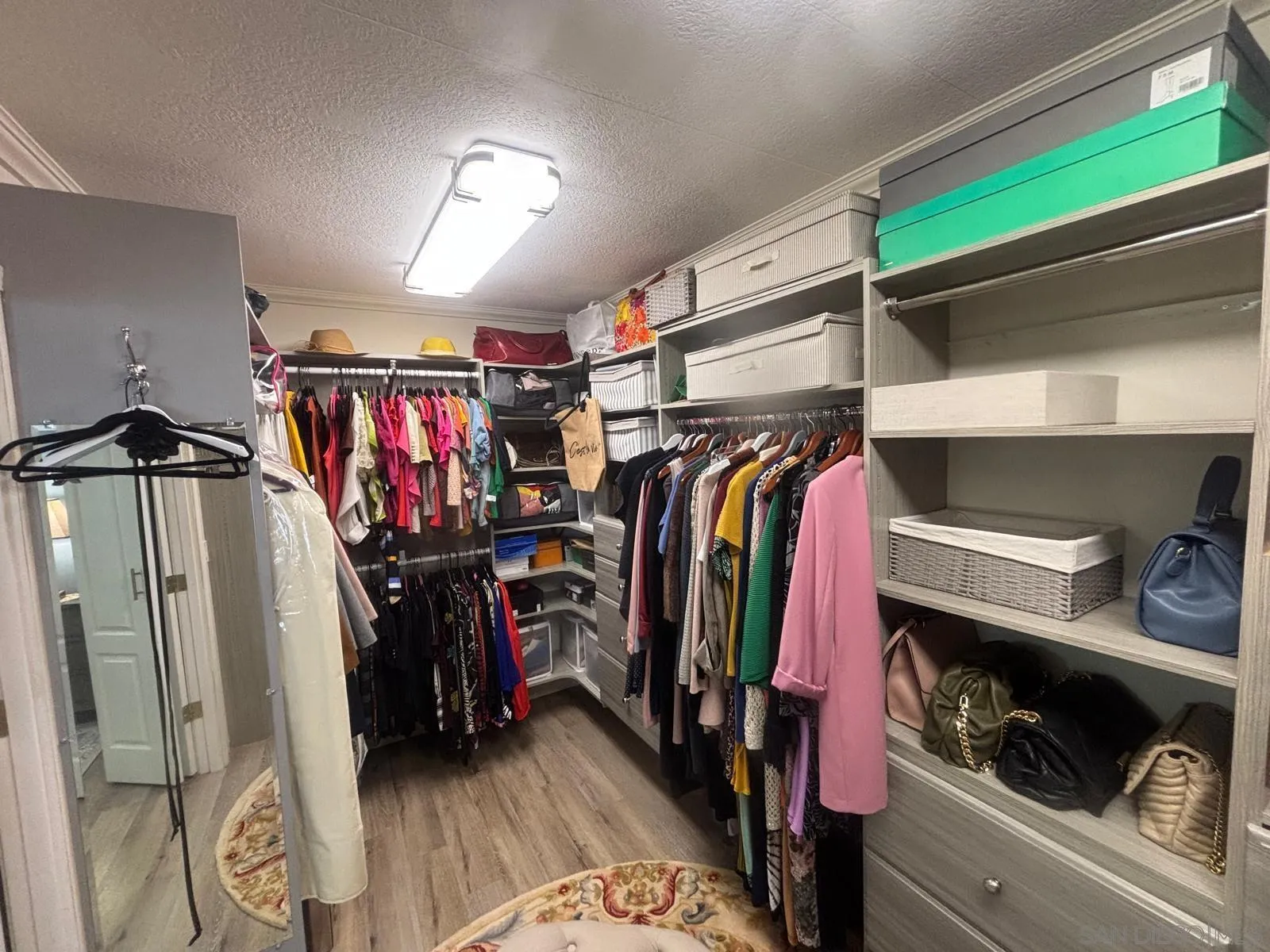 https://cdn.realtyfeed.com/cdn/127/250029243/0f469ba686057447f2f5d8f1c6768f16.webp