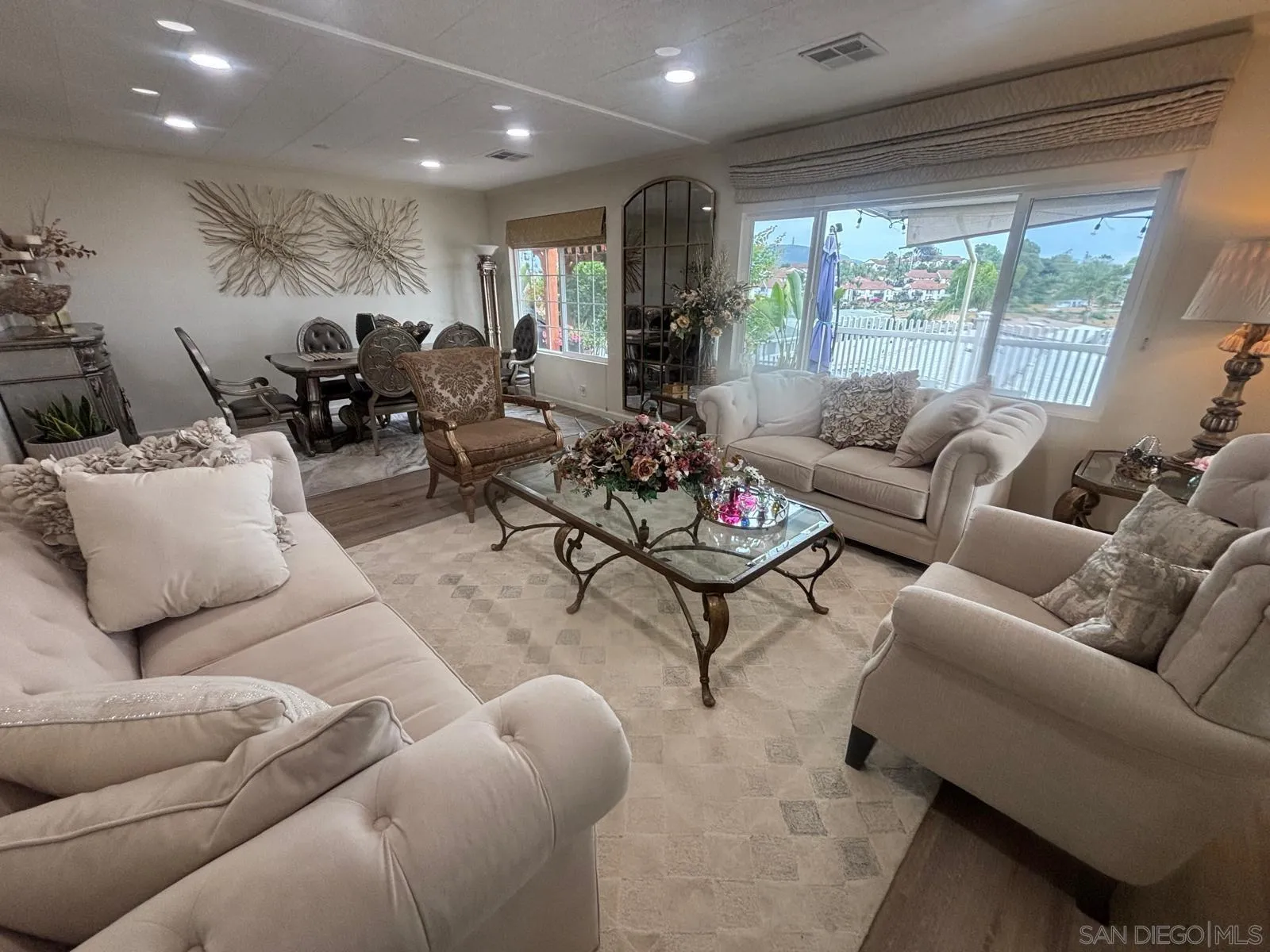 https://cdn.realtyfeed.com/cdn/127/250029243/2ef2f160d4276210810706cc6c98f76e.webp