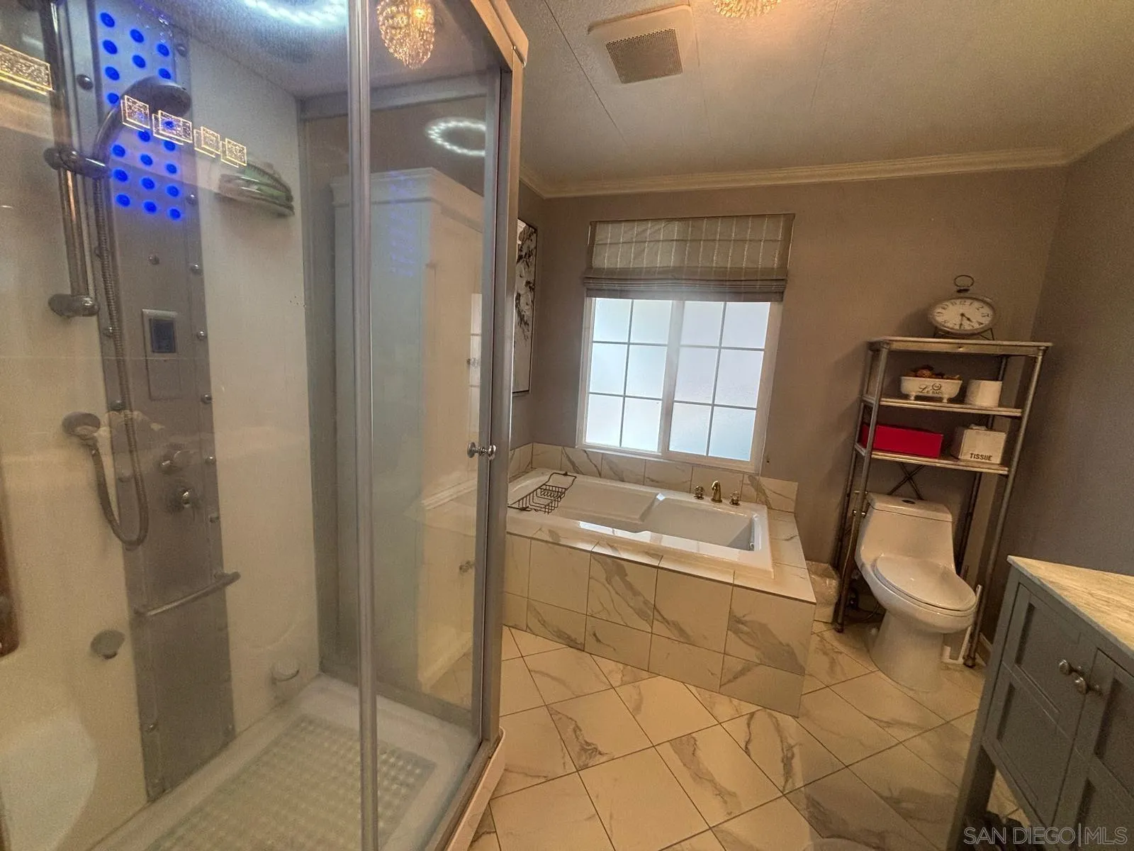 https://cdn.realtyfeed.com/cdn/127/250029243/770b8c3b88e0f1af937767328253d58b.webp