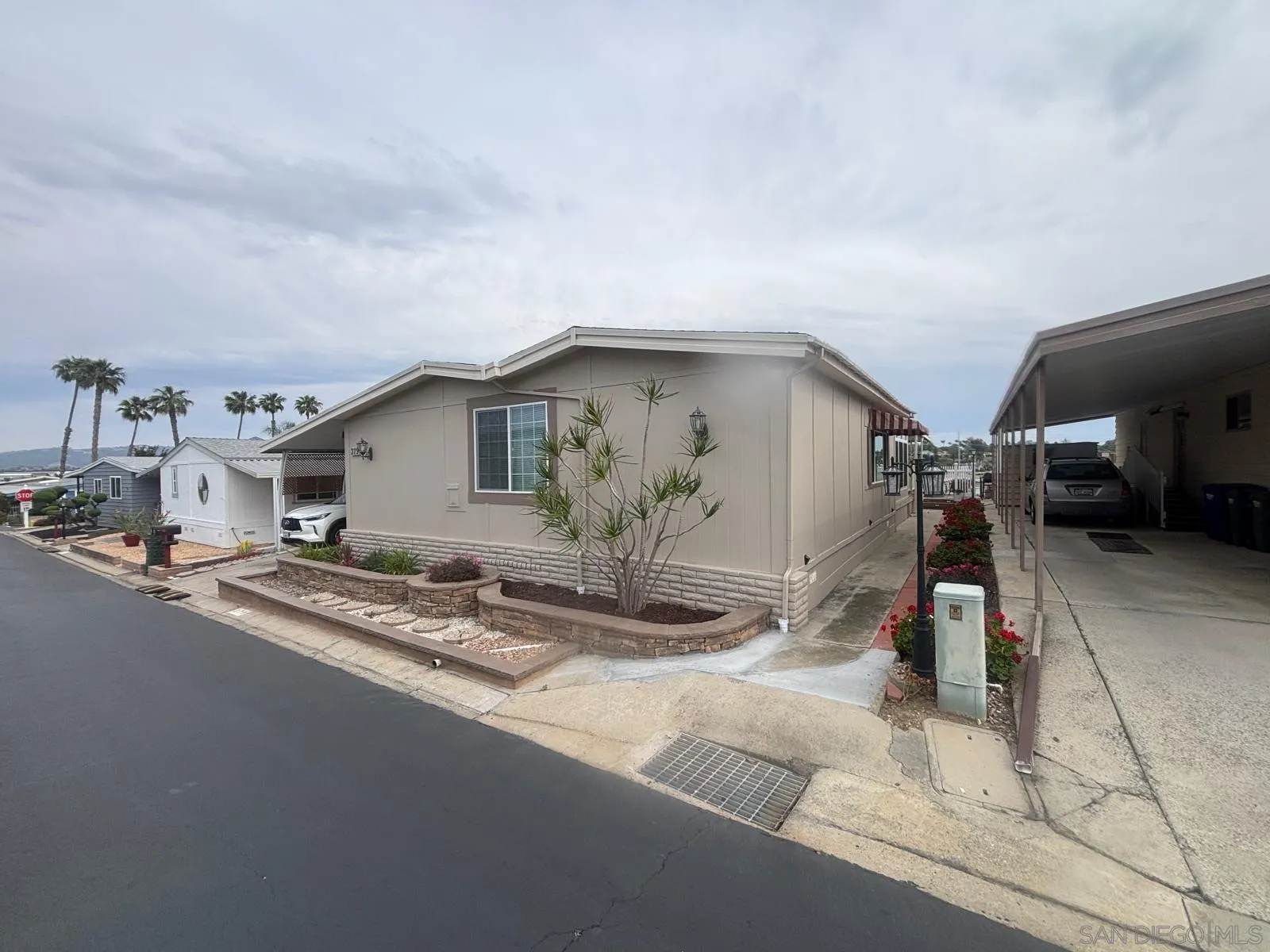 https://cdn.realtyfeed.com/cdn/127/250029243/cdd65d292971ea90a2a5f13d4663f3b4.webp