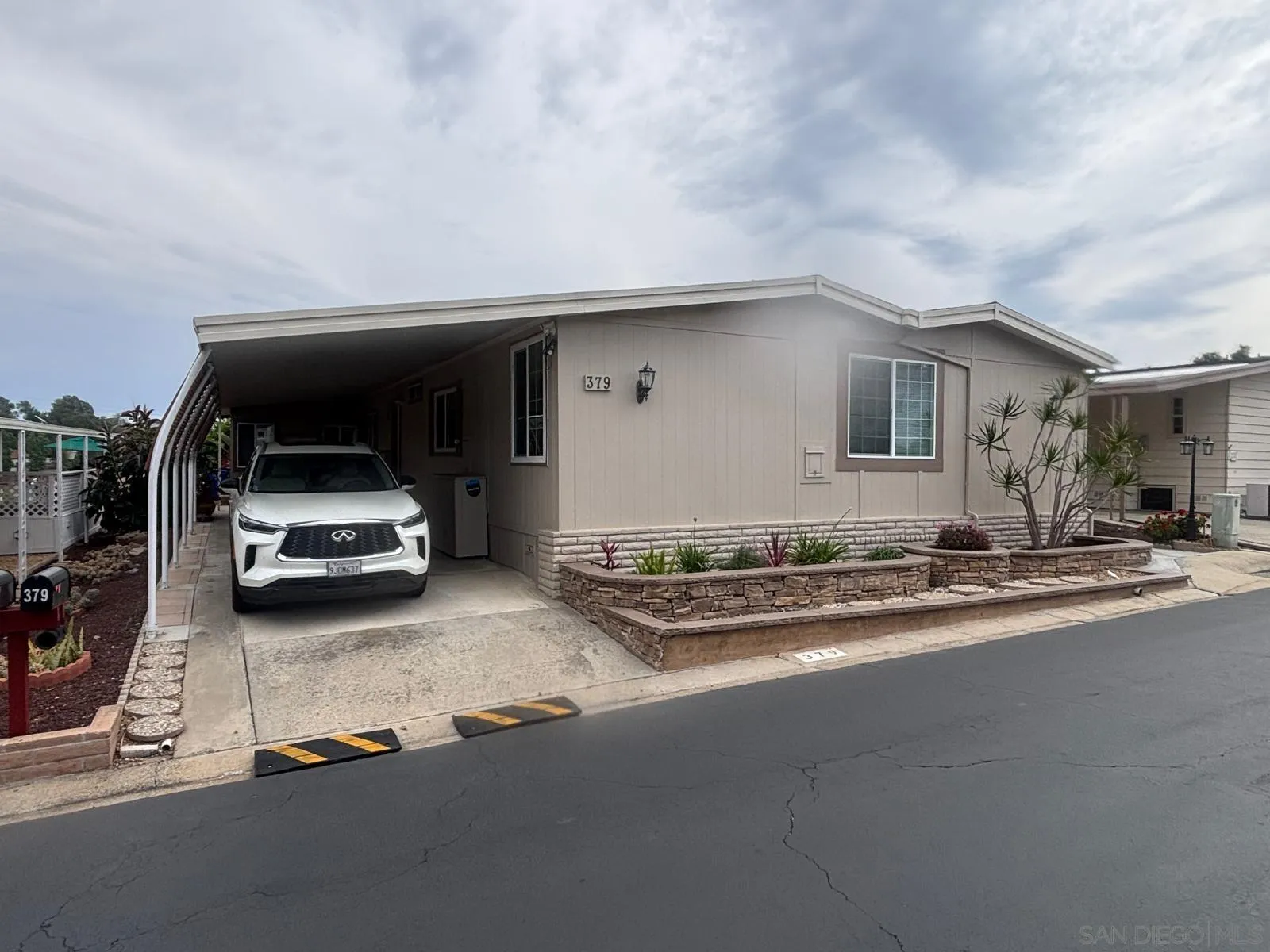 https://cdn.realtyfeed.com/cdn/127/250029243/db53b8388eaad21864dddf520de09a4c.webp