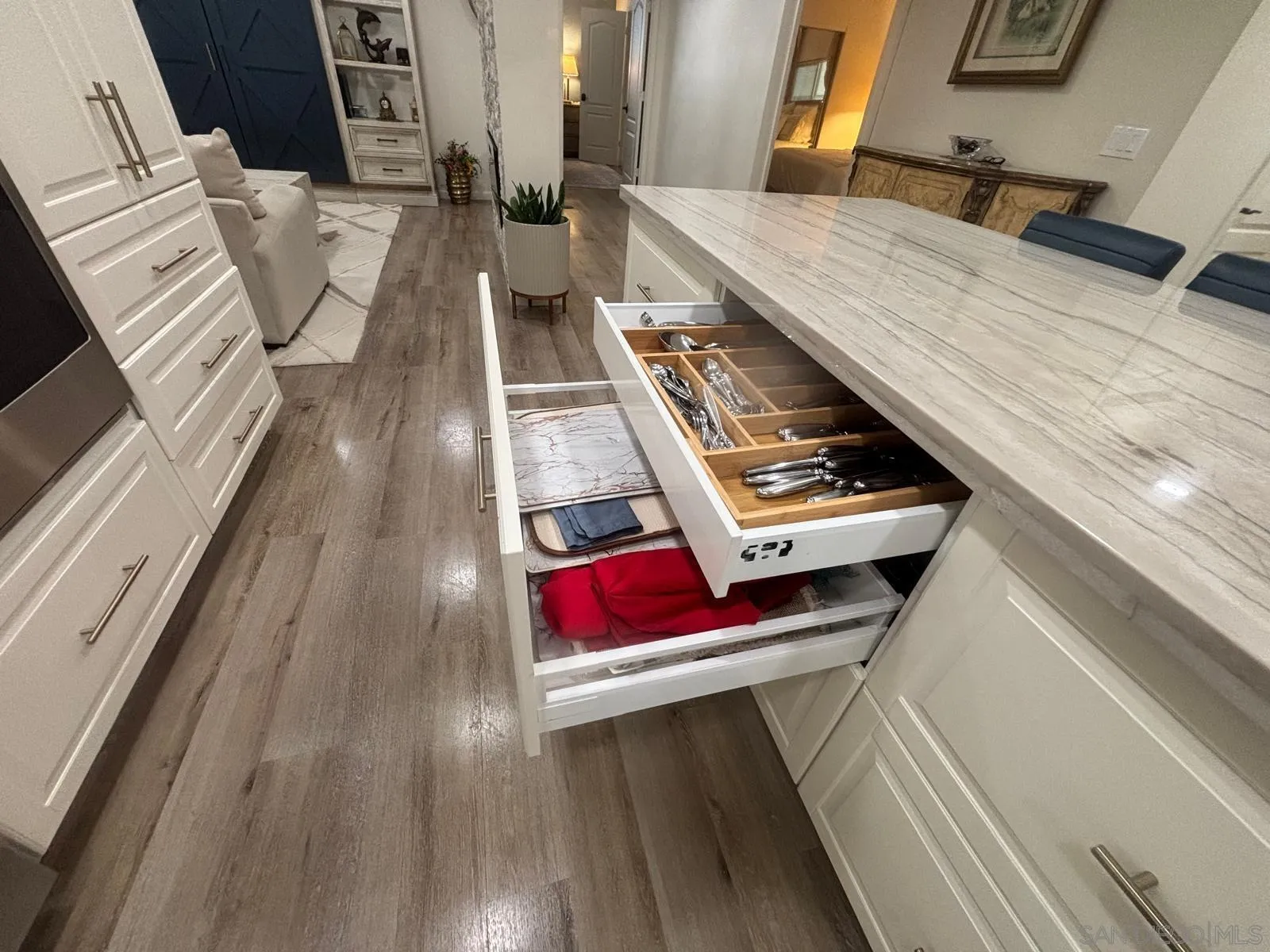 https://cdn.realtyfeed.com/cdn/127/250029243/e58a71b3fe1762c964e397dedcd4b3df.webp