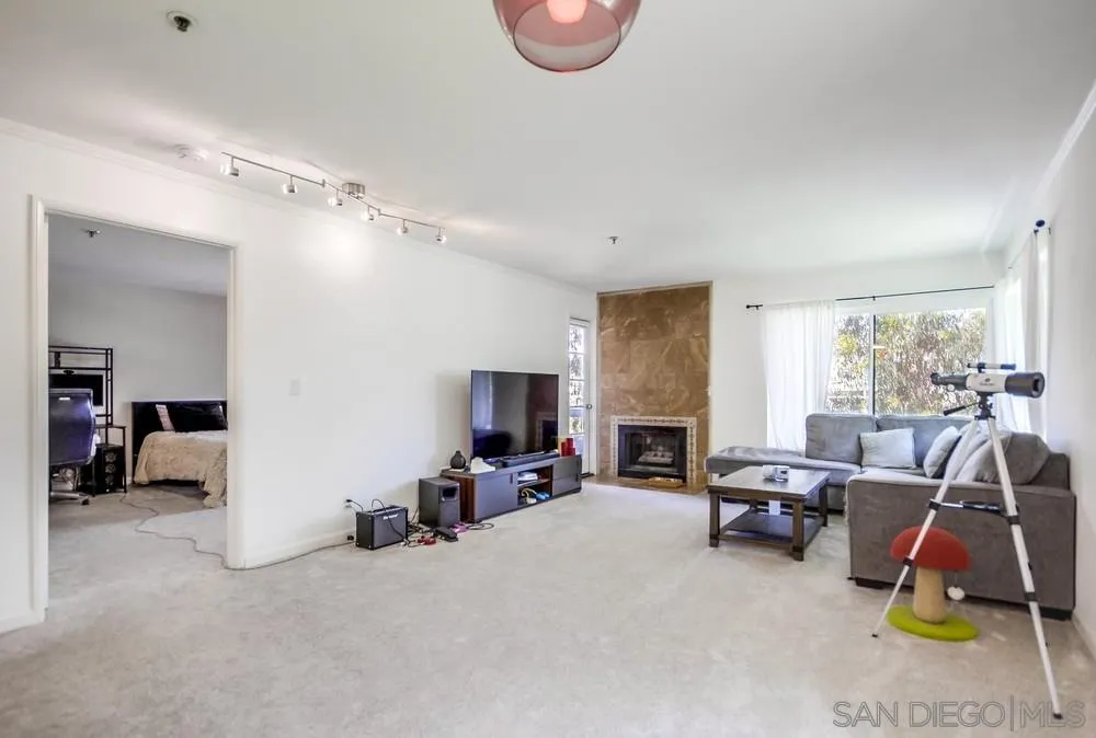 Photo #2: 250029275 Listing 
