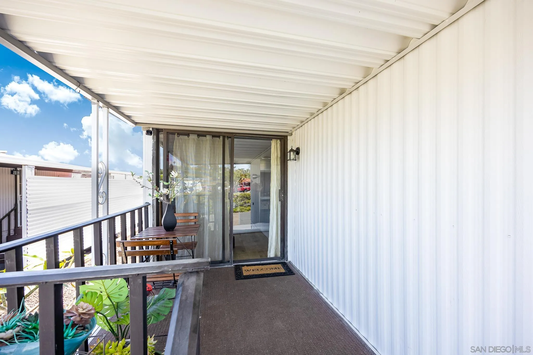 https://cdn.realtyfeed.com/cdn/127/250029282/27985502bb8f17ca0d205ee5a9719141.webp