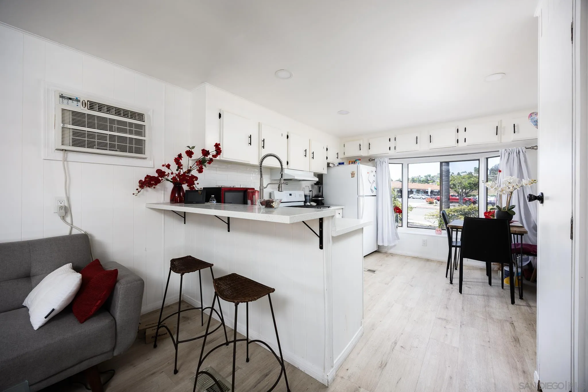 https://cdn.realtyfeed.com/cdn/127/250029282/36a0d40b003558a2b8c668c19128396c.webp