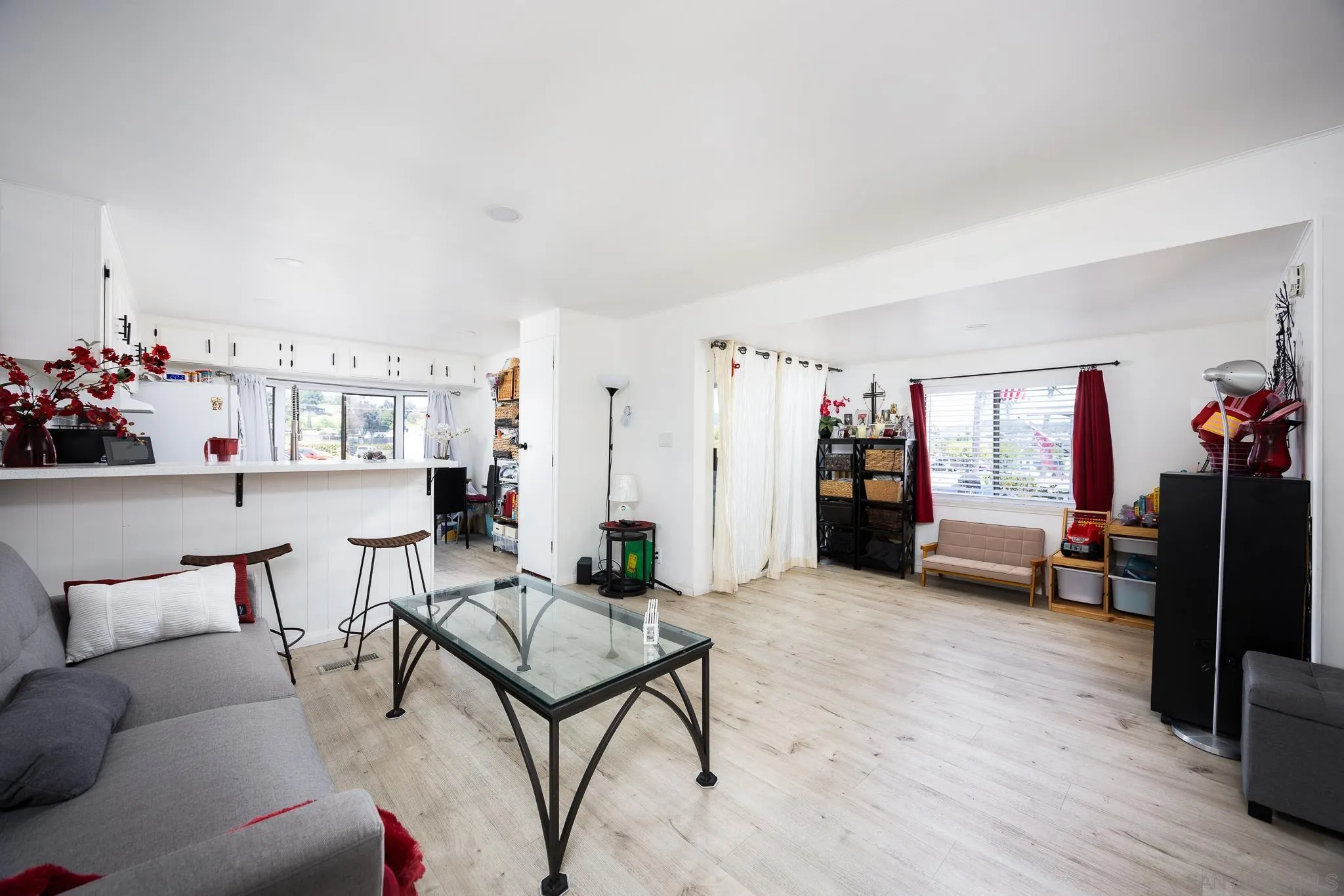 https://cdn.realtyfeed.com/cdn/127/250029282/9208905b7d8ca126c322711332ed6d39.webp