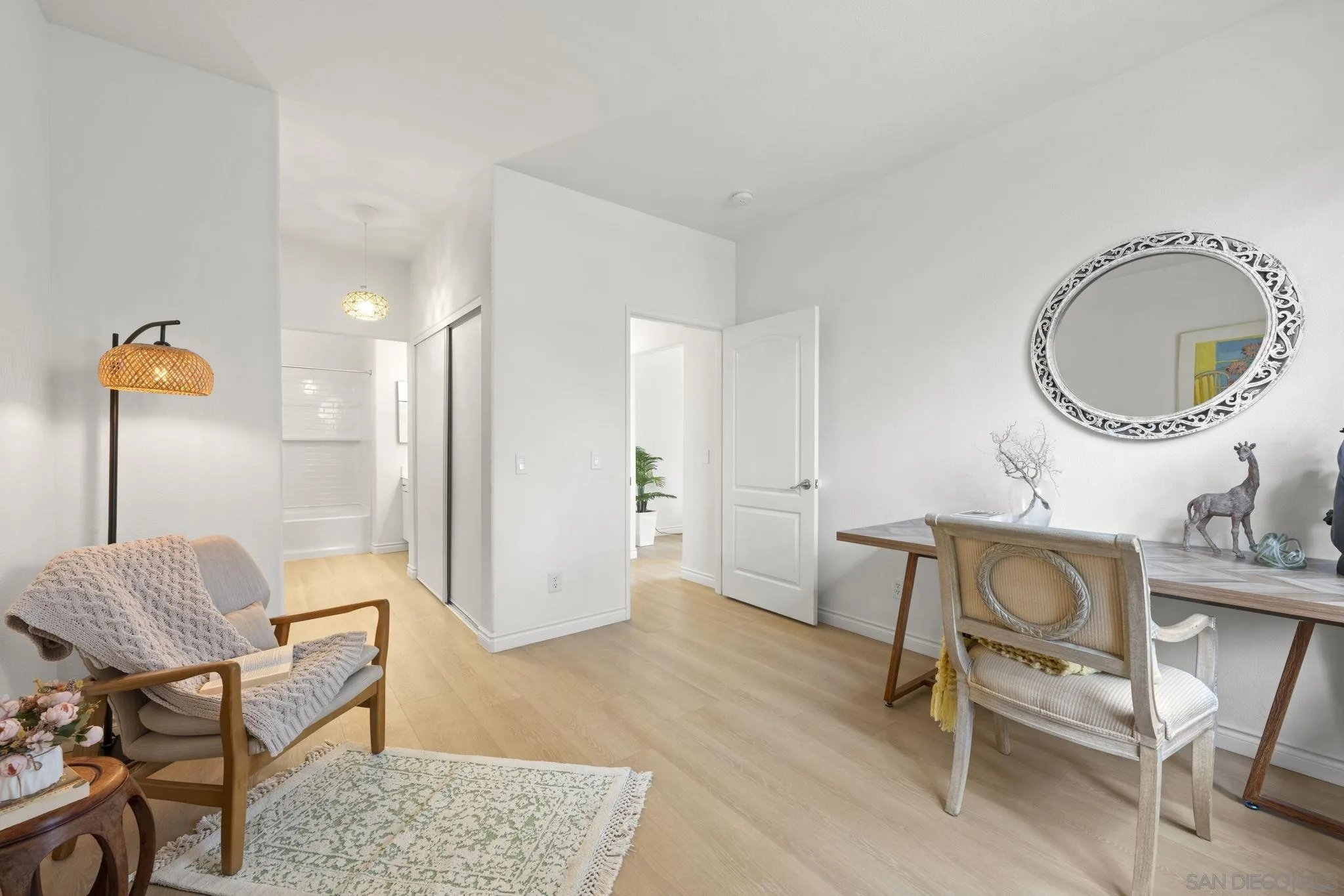 https://cdn.realtyfeed.com/cdn/127/250029287/4edec4ac237040406854aec5f369ed6e.webp