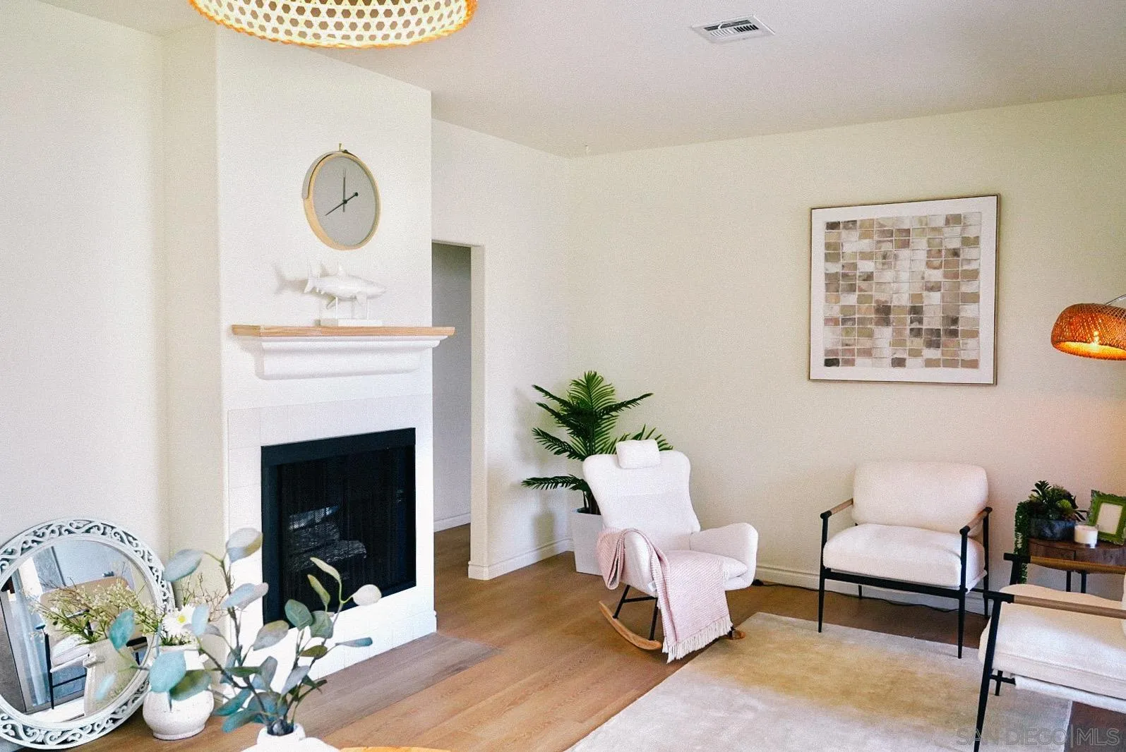 https://cdn.realtyfeed.com/cdn/127/250029287/53ae141555275b849fb069a190cfadce.webp