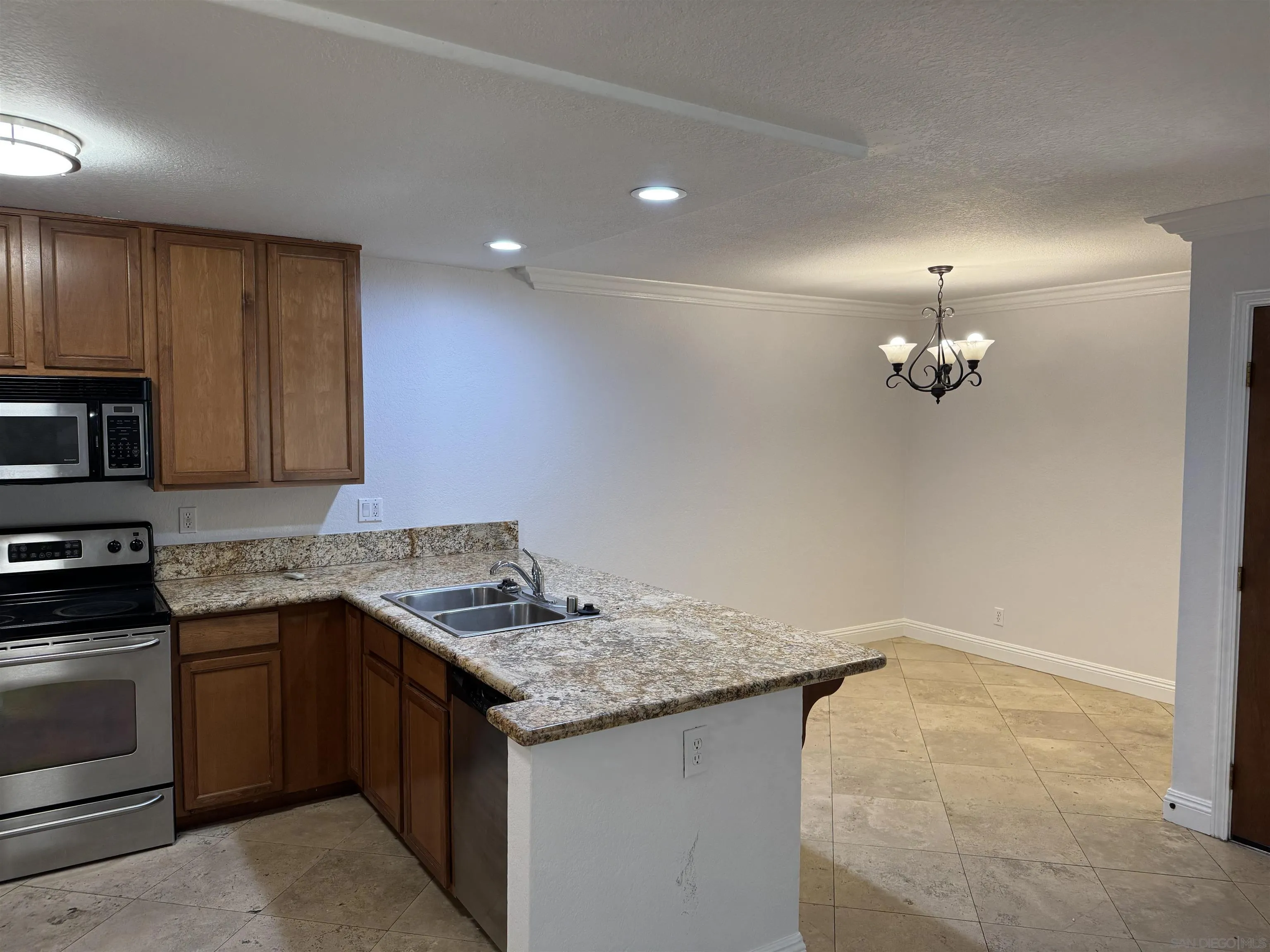 Photo #7: 250029299 Listing: Photo #7
