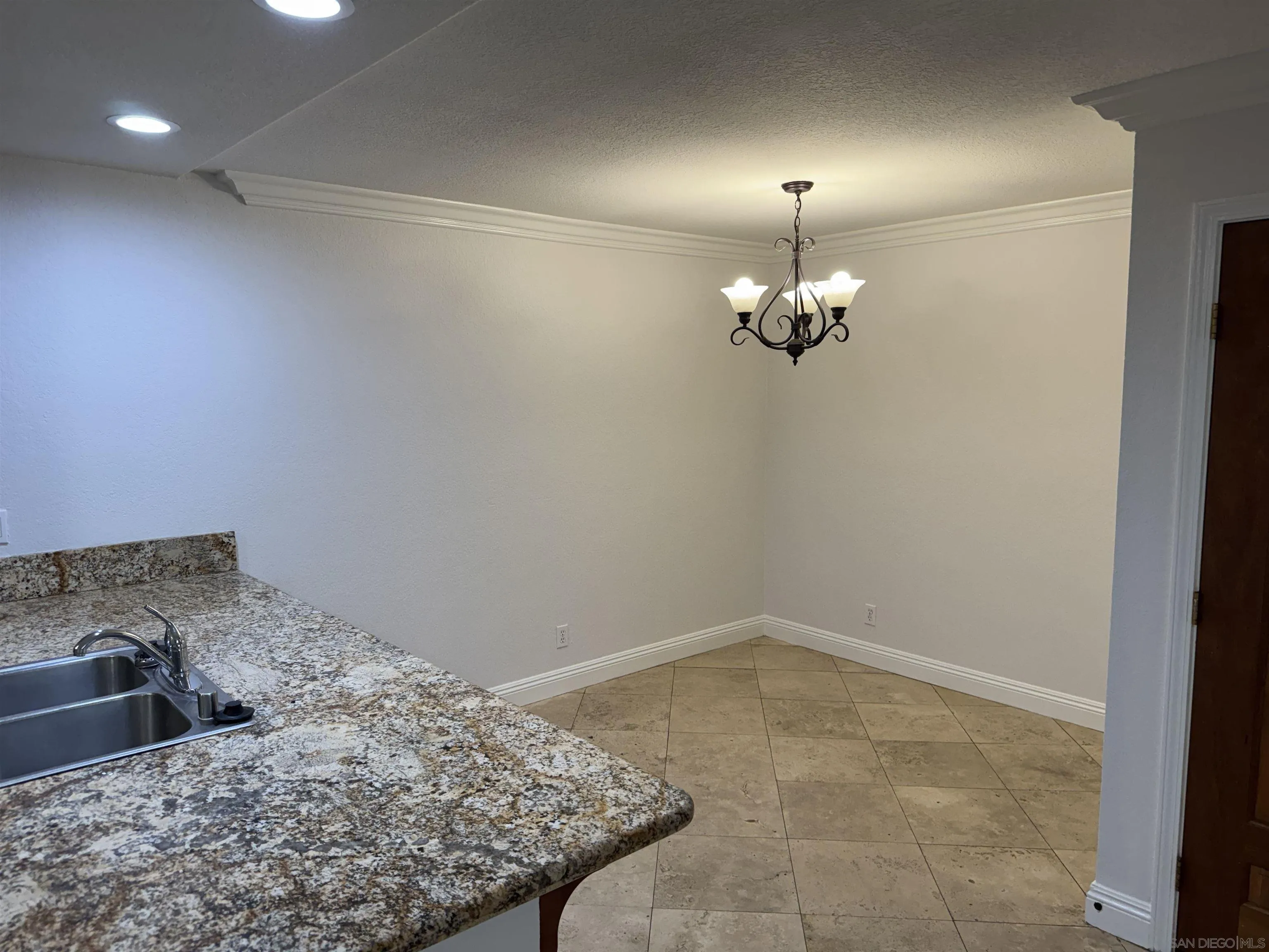 Photo #5: 250029299 Listing 