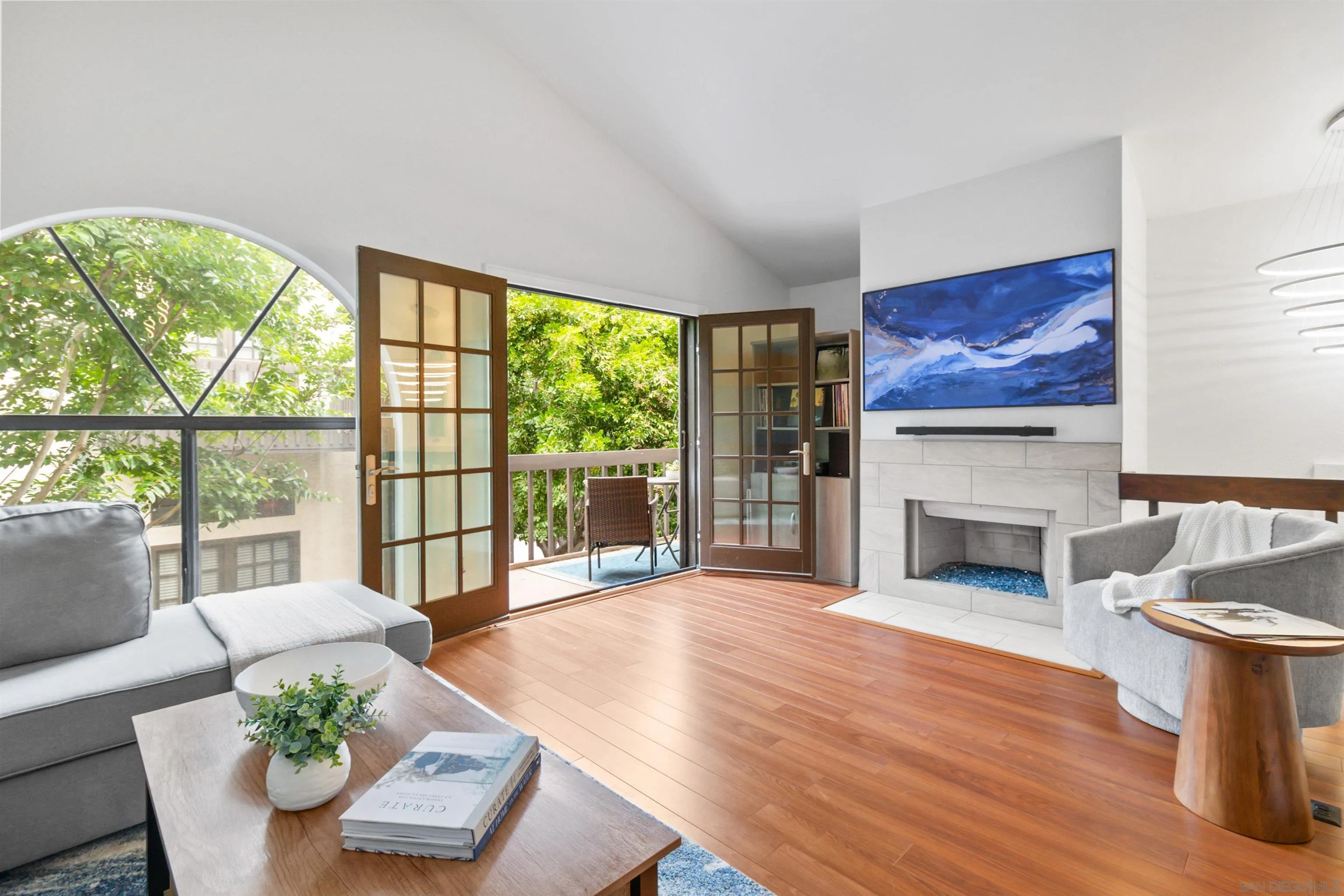 Photo #2: 250029315 Listing 