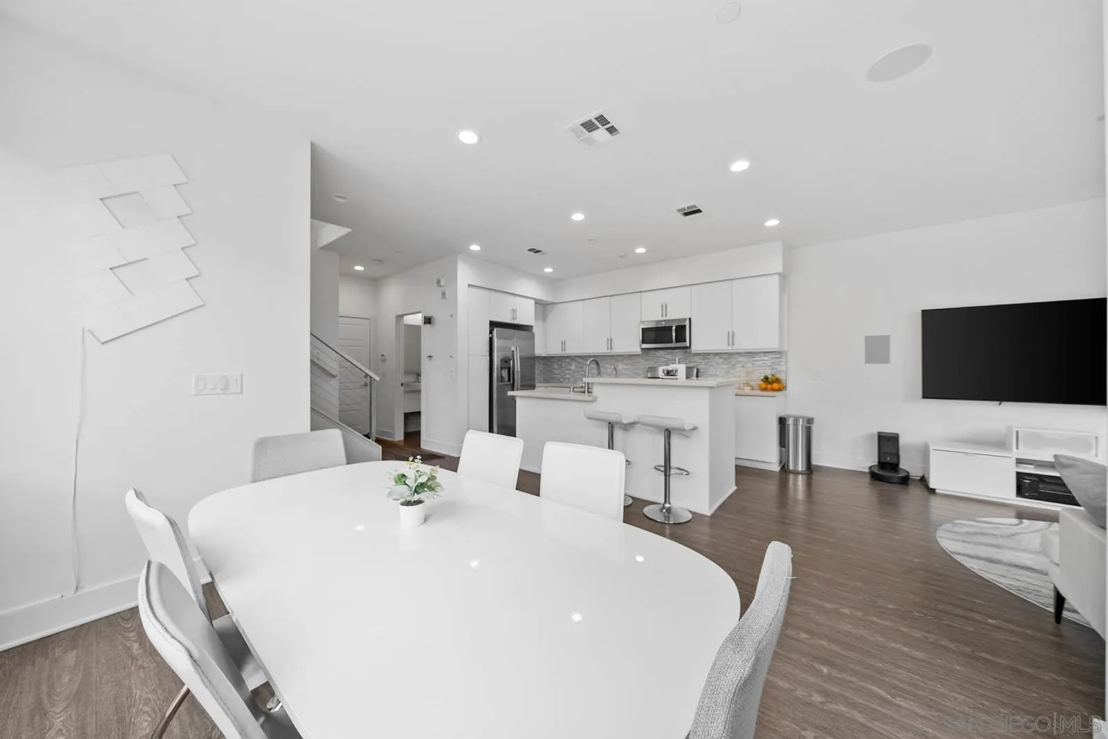 Photo #6: 250029317 Listing 