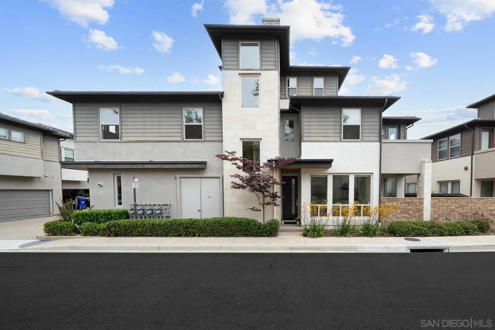 Photo #2: 250029317 Listing 