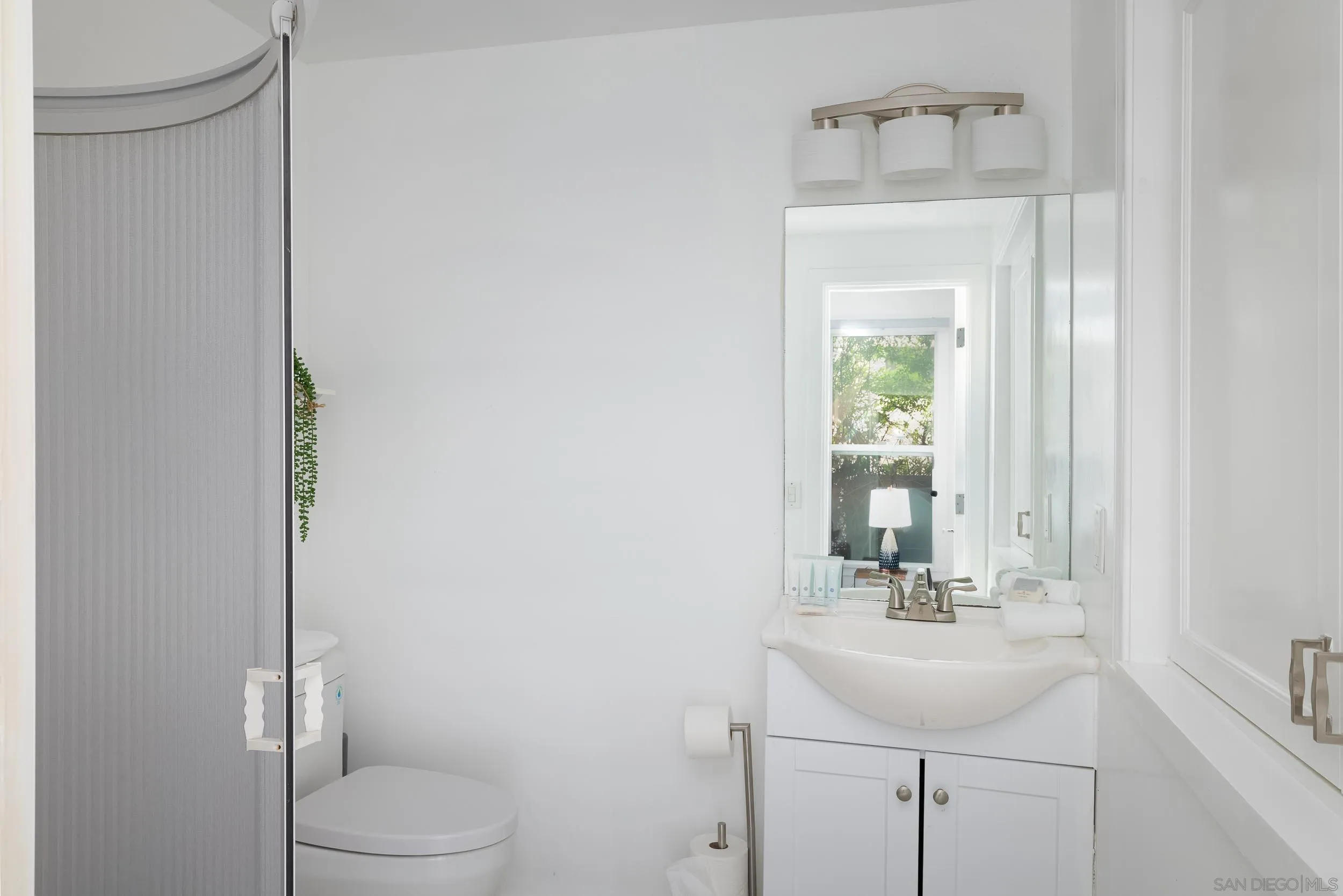 https://cdn.realtyfeed.com/cdn/127/250029326/04fc5fd36b45e03332db072ea449dbc5.webp