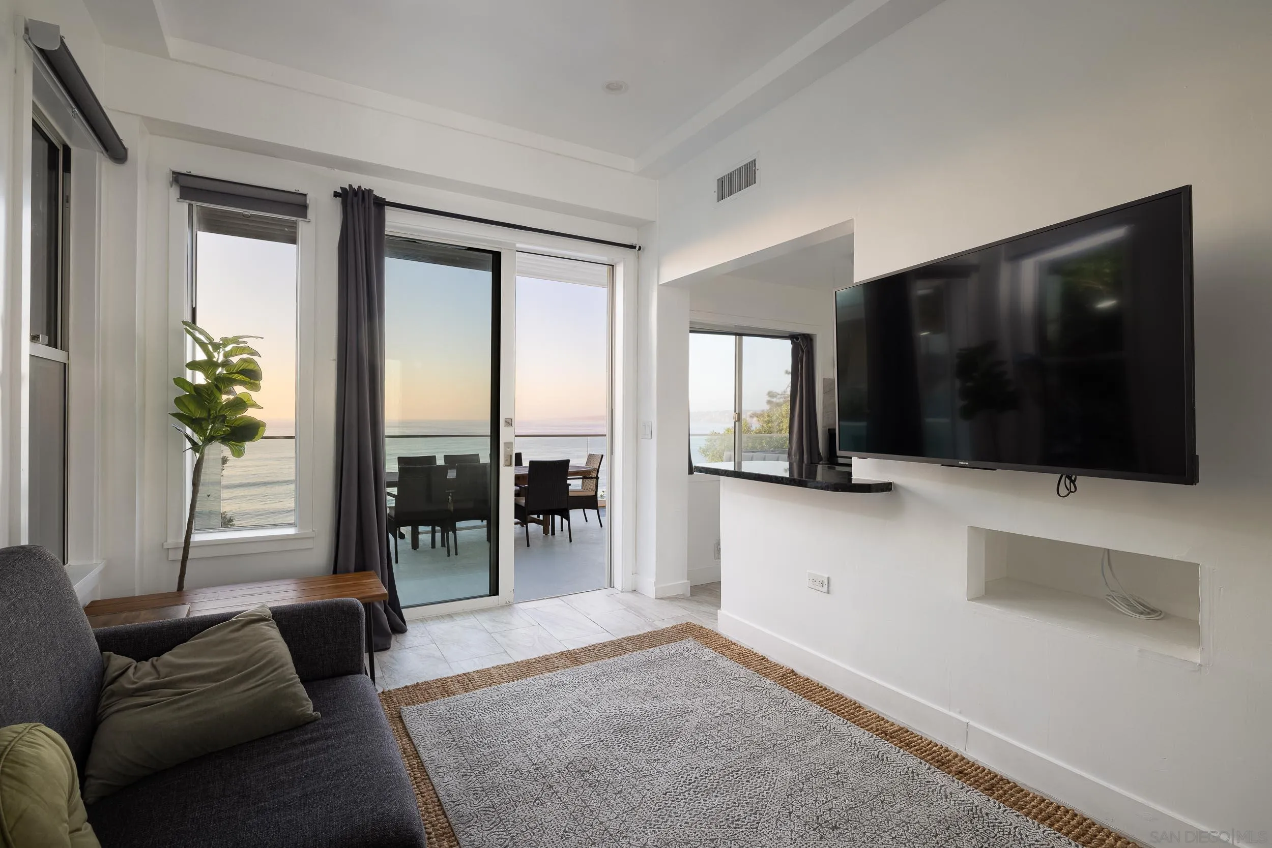 https://cdn.realtyfeed.com/cdn/127/250029326/66a819c038ad3346e653f3a808ca9f1e.webp