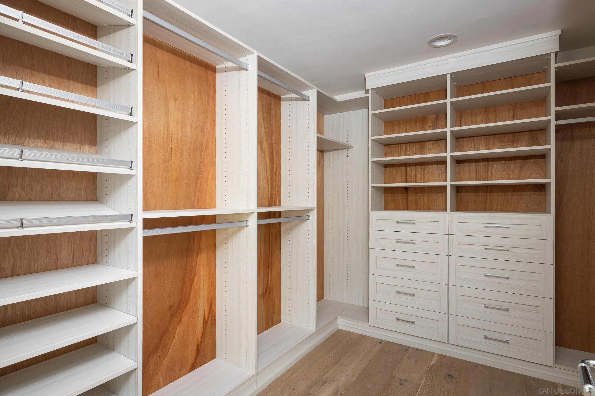 https://cdn.realtyfeed.com/cdn/127/250029326/c675b0ebd941ea2d942533f07d4b0c83.webp