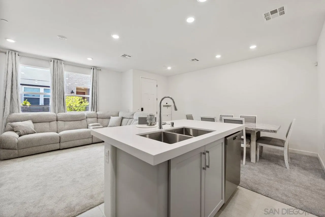 Photo #10: 250029332 Listing: Photo #10