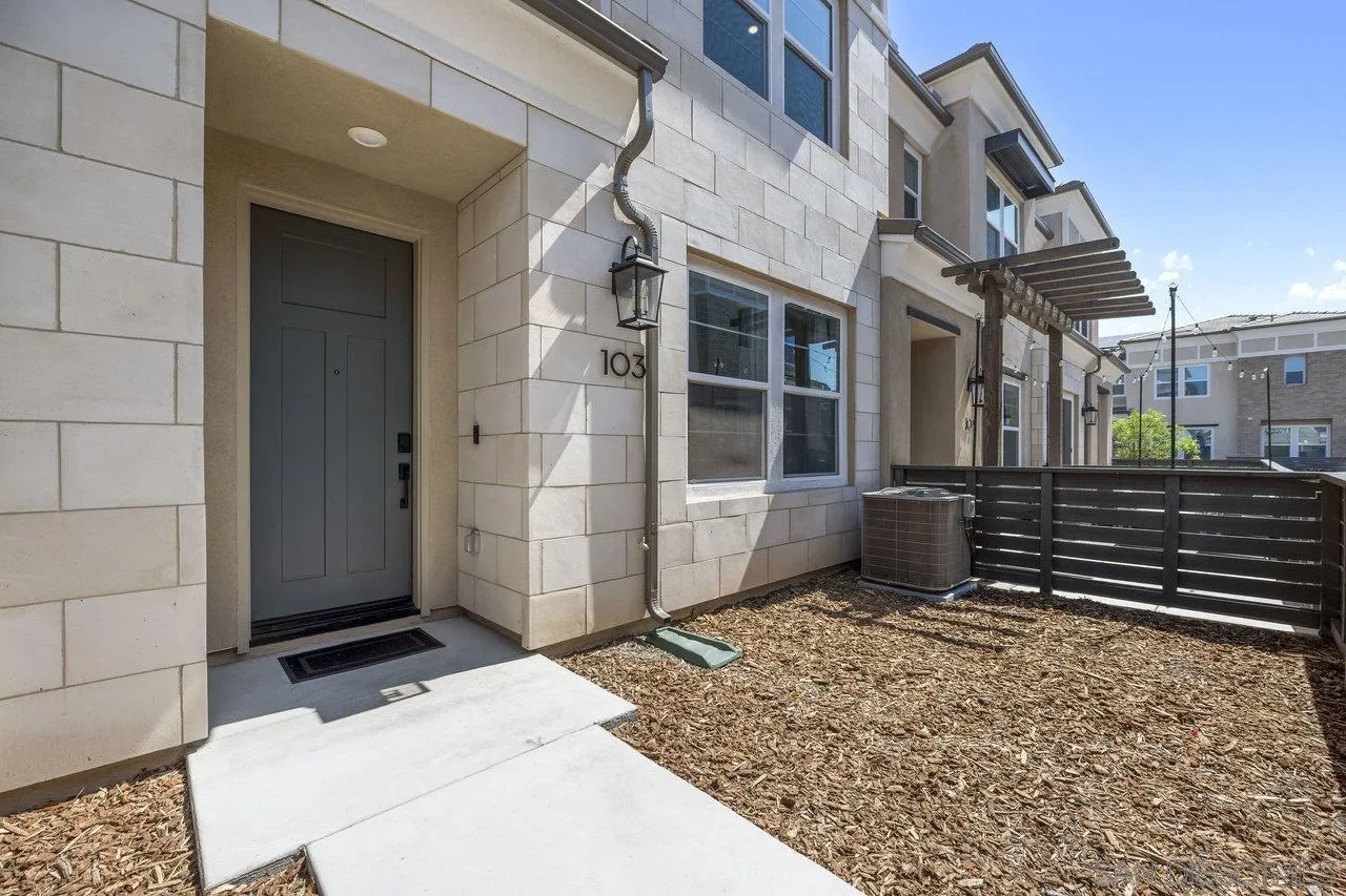 Photo #24: 250029332 Listing: Photo #24