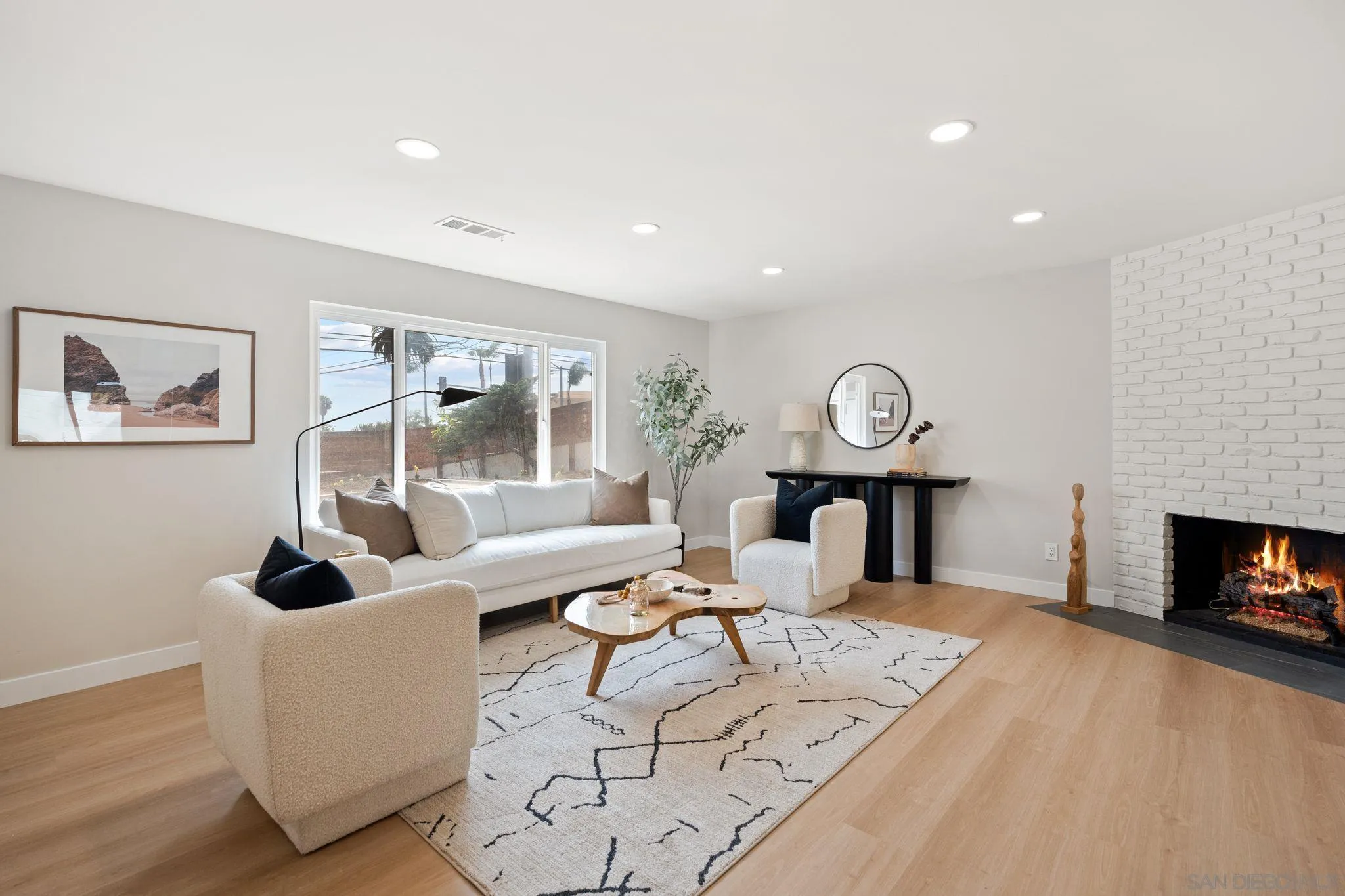 https://cdn.realtyfeed.com/cdn/127/250029358/123198a1399716eebbde4570b67a051a.webp