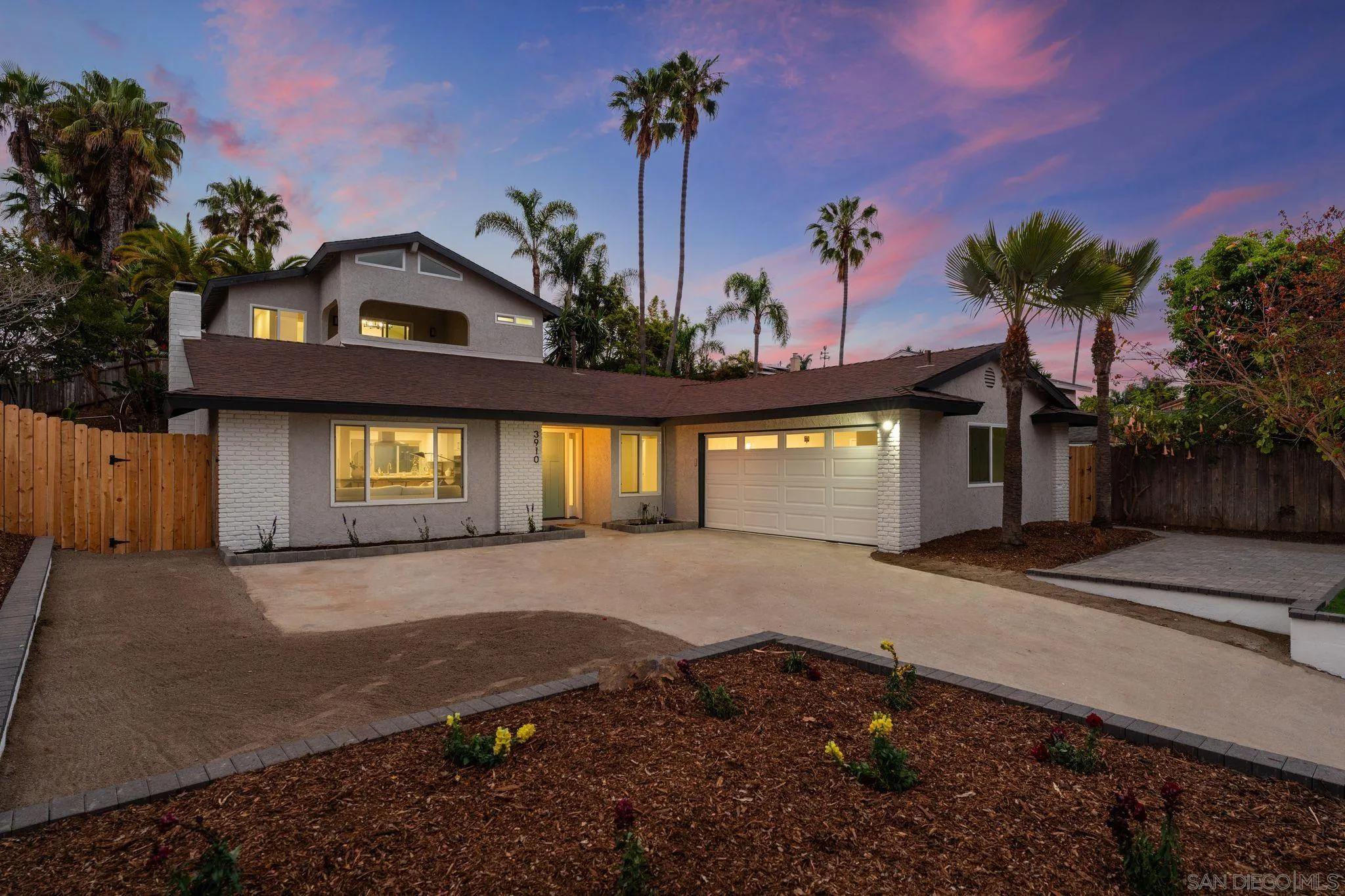 https://cdn.realtyfeed.com/cdn/127/250029358/2abb3d9a7c0a595128dd28d47df6e739.webp