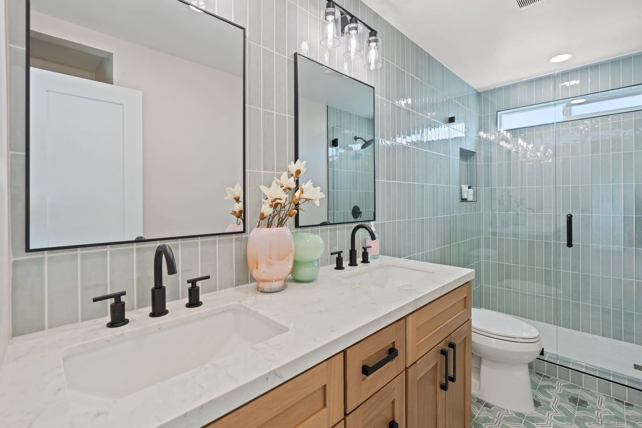 https://cdn.realtyfeed.com/cdn/127/250029358/52f562cb8e085f2da0da7e6b26acae8e.webp