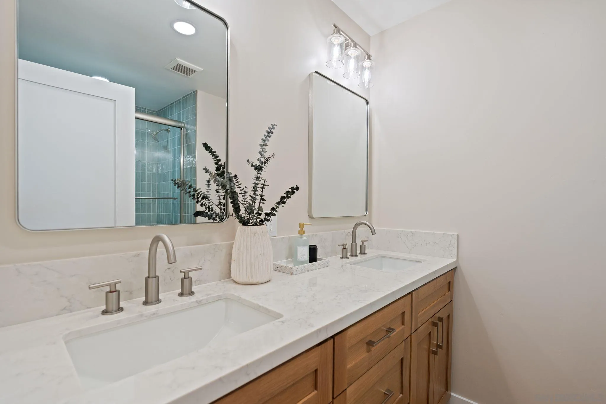https://cdn.realtyfeed.com/cdn/127/250029358/a7359f2c3f222e833fe4609365b1819c.webp