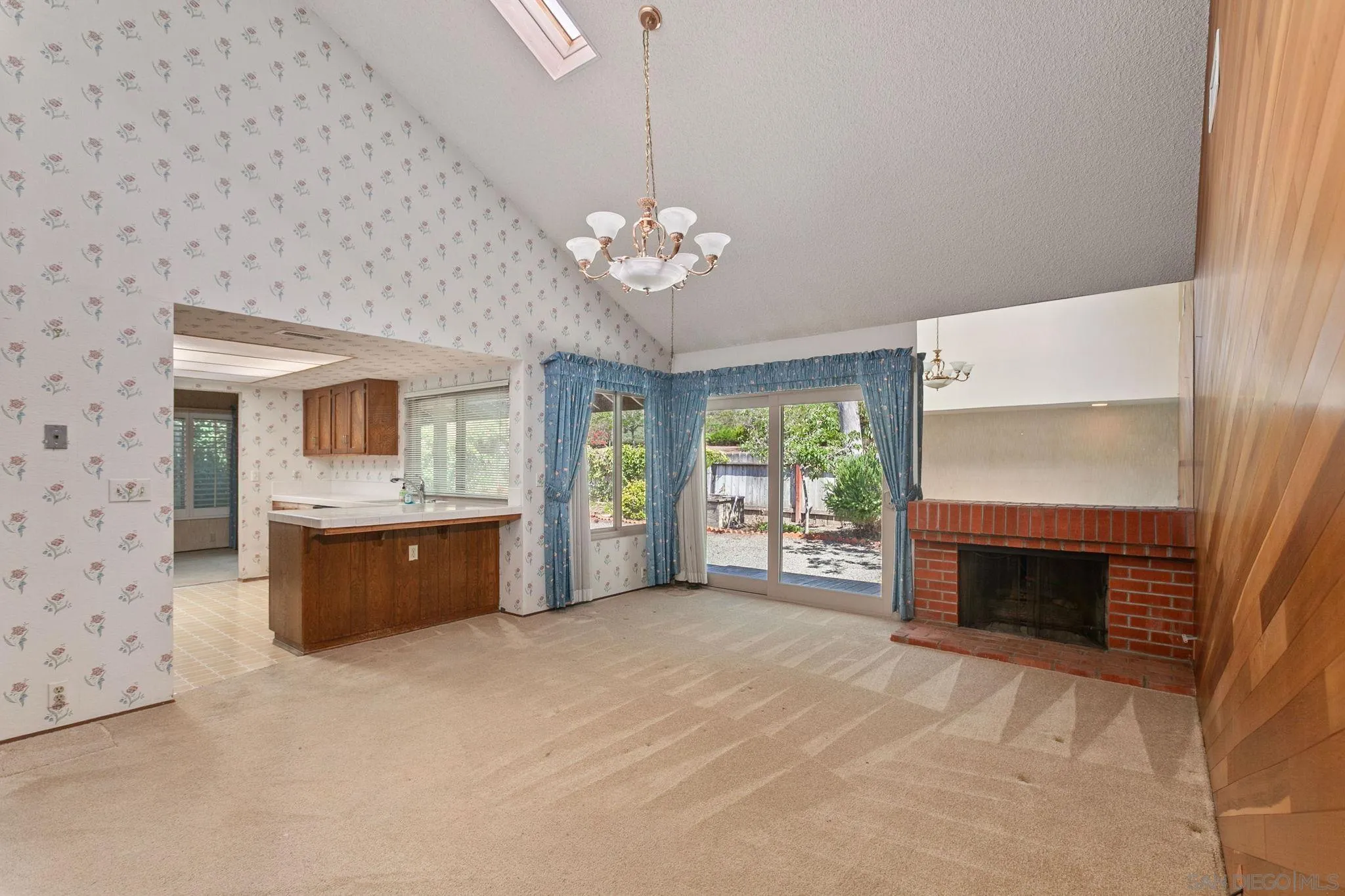 https://cdn.realtyfeed.com/cdn/127/250029378/45ccccb7e38409bad95b69c7d02a471c.webp