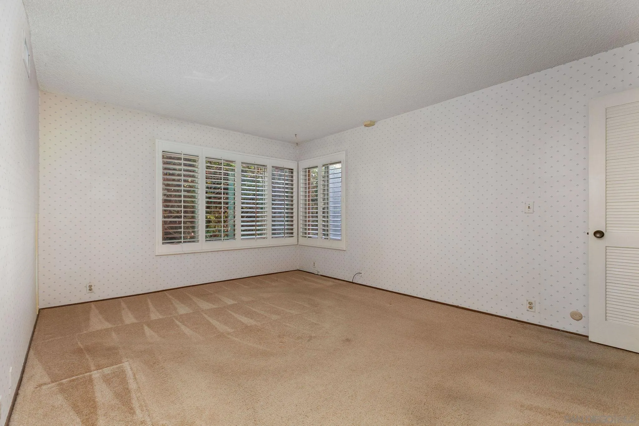 https://cdn.realtyfeed.com/cdn/127/250029378/895bc1cc2d6366b4b957a44536cd3397.webp
