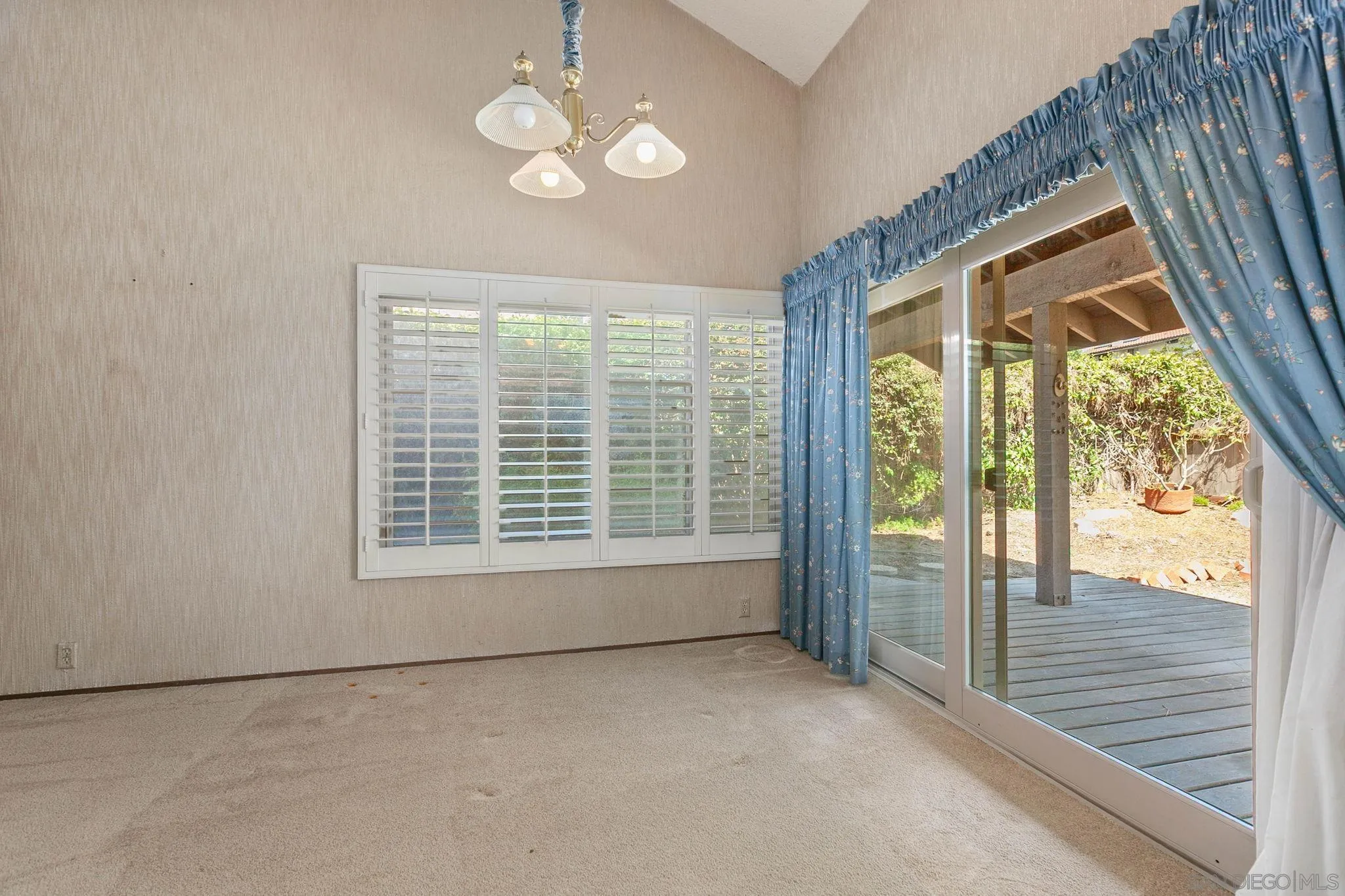 https://cdn.realtyfeed.com/cdn/127/250029378/cbf47266f4cca0c5805fe9b71e615bd7.webp