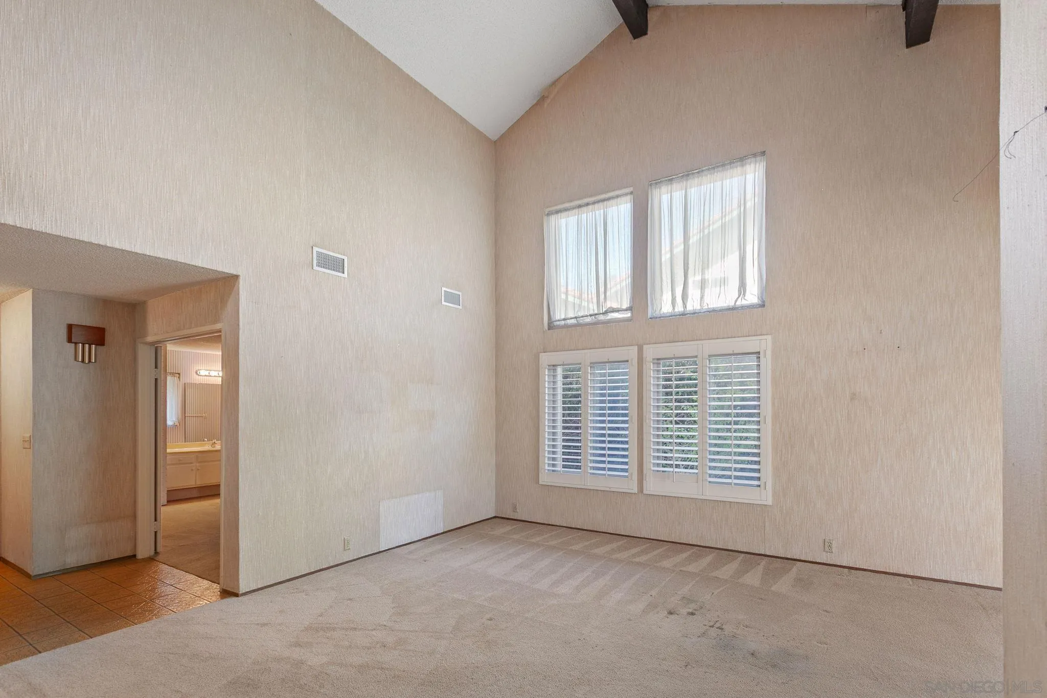 https://cdn.realtyfeed.com/cdn/127/250029378/d6ffe94c79aea2c32c16c79d4758d326.webp