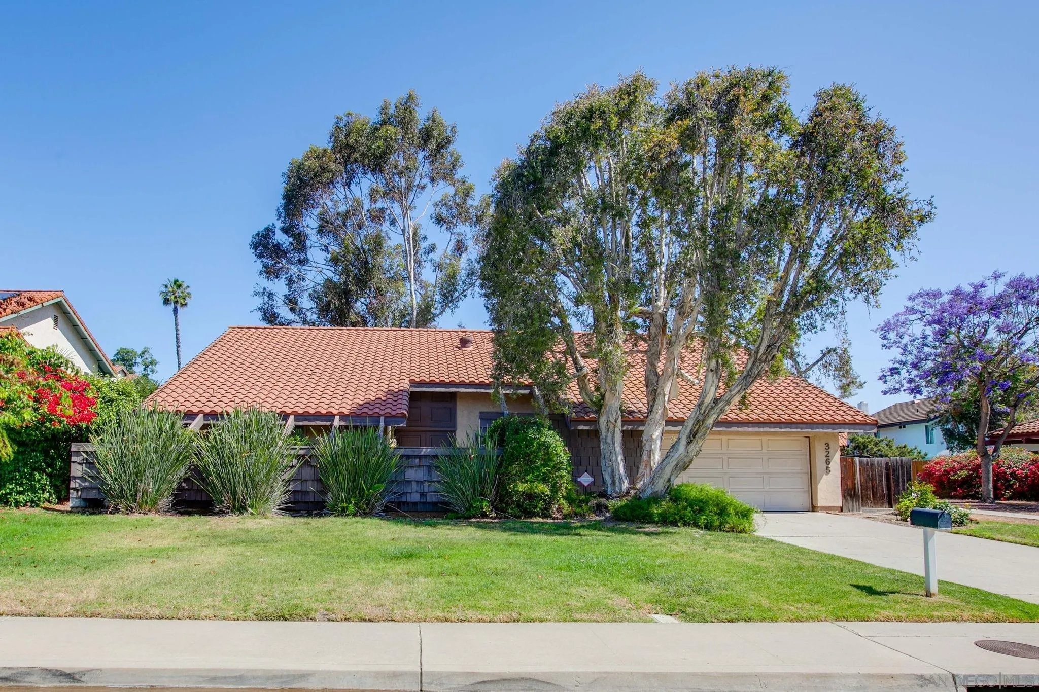 https://cdn.realtyfeed.com/cdn/127/250029378/e854c1896cbe4a91e28189f5e23221f8.webp