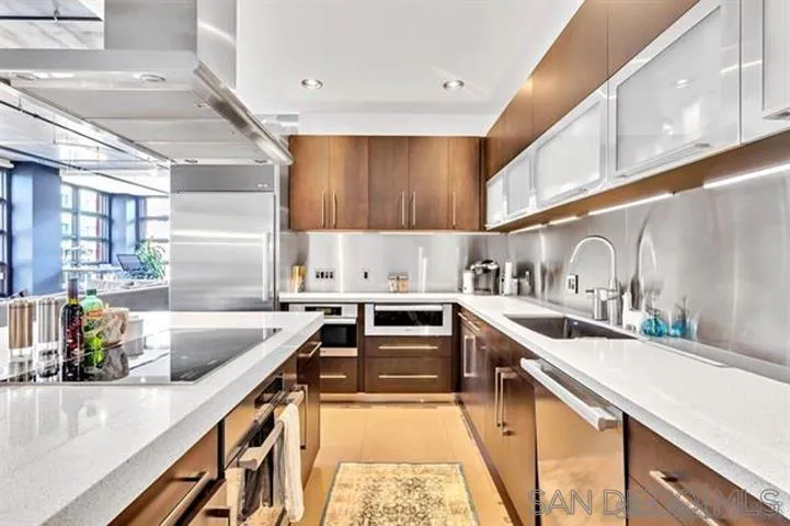 Photo #2: 250029381 Listing 