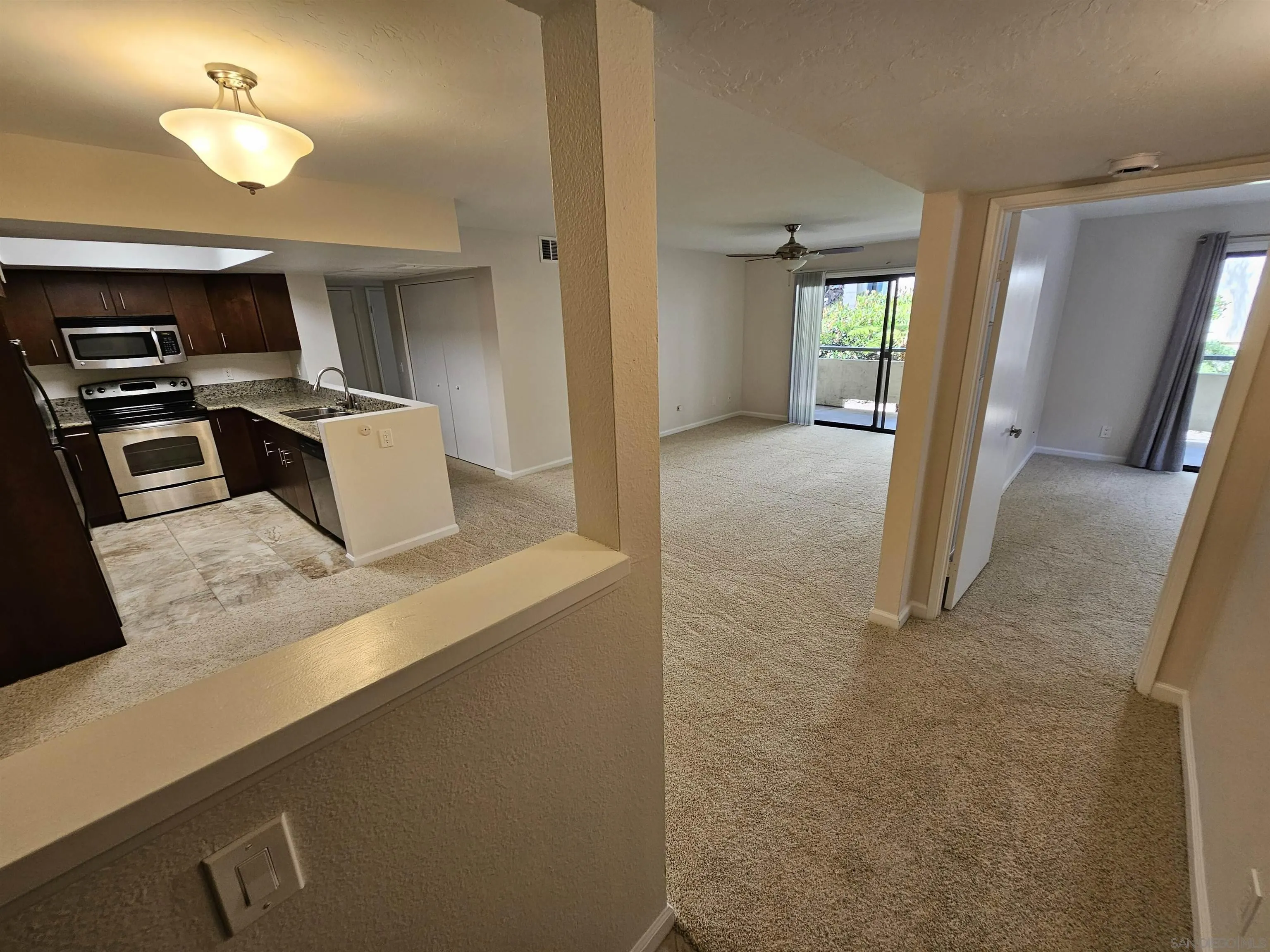 Photo #2: 250029387 Listing 