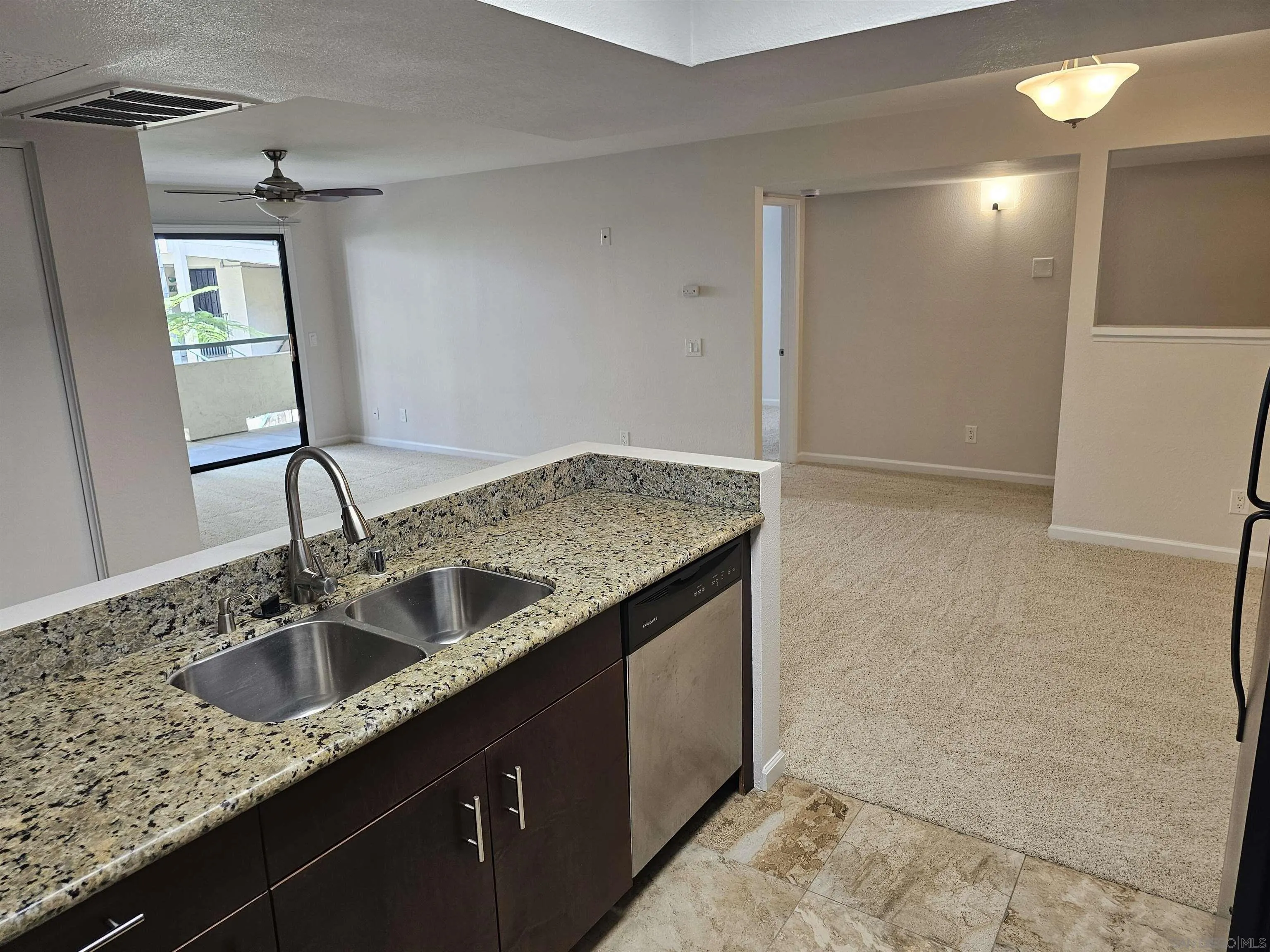Photo #6: 250029387 Listing 