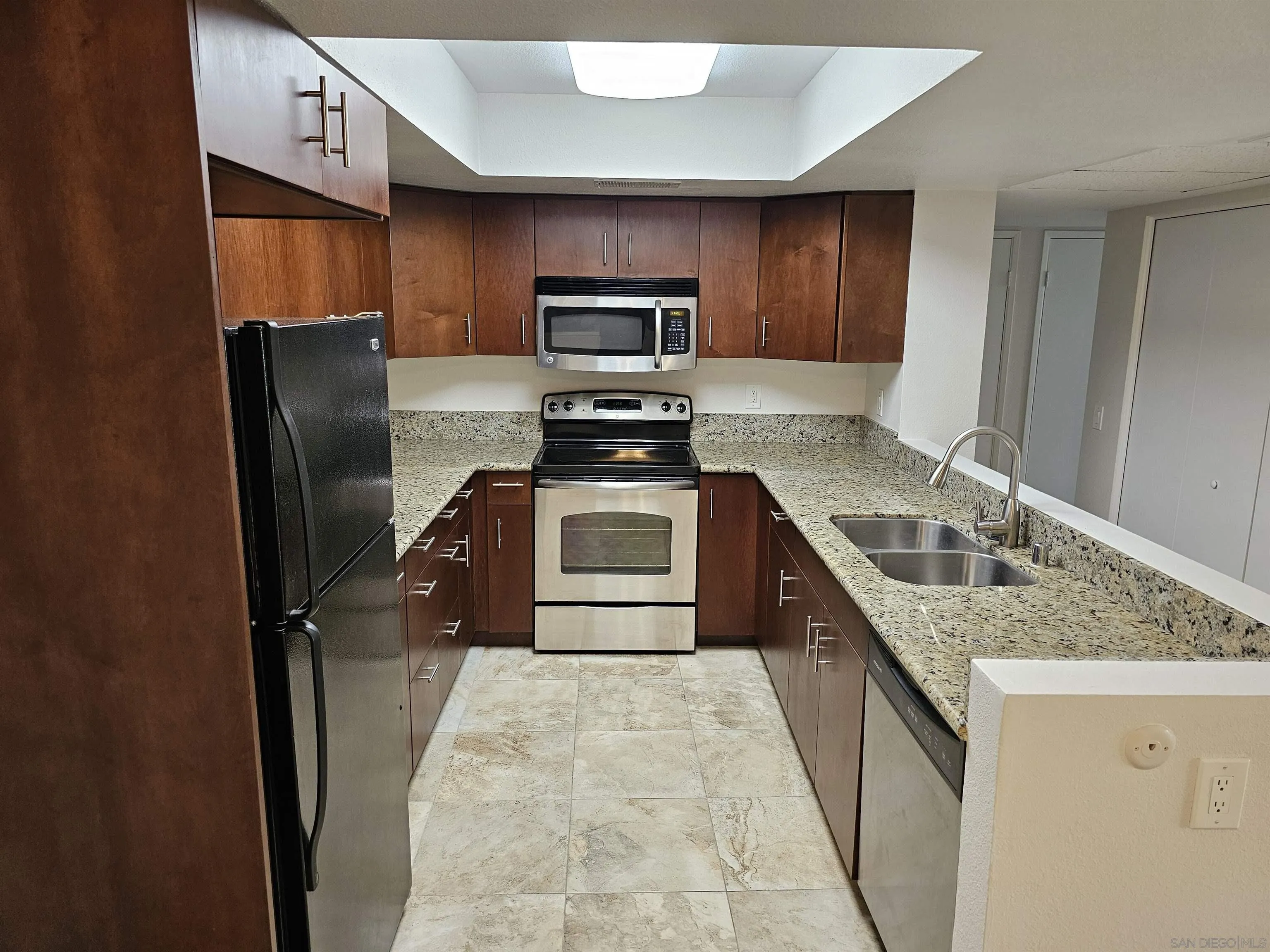 Photo #5: 250029387 Listing 