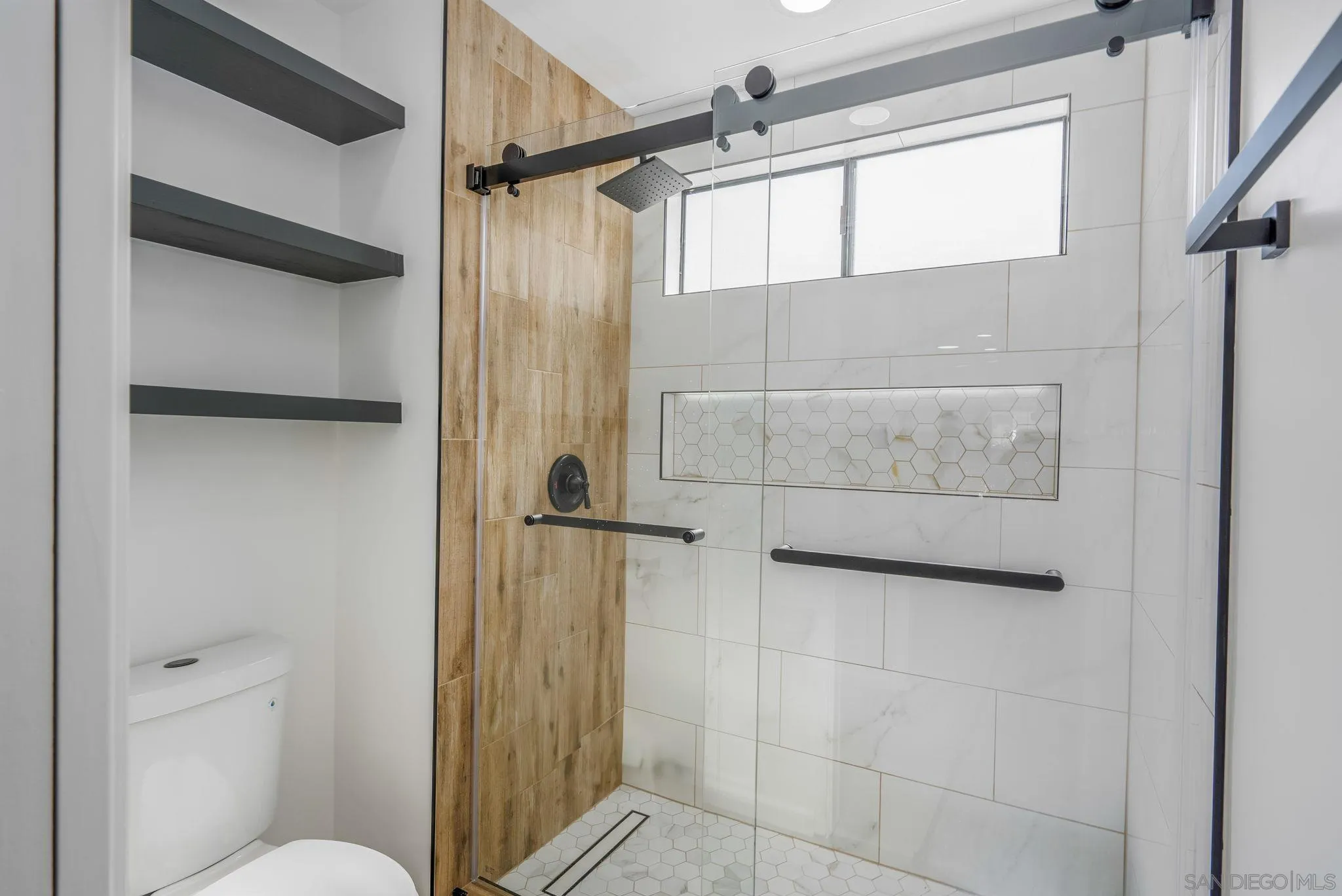 Photo #11: 250029394 Listing: Photo #11