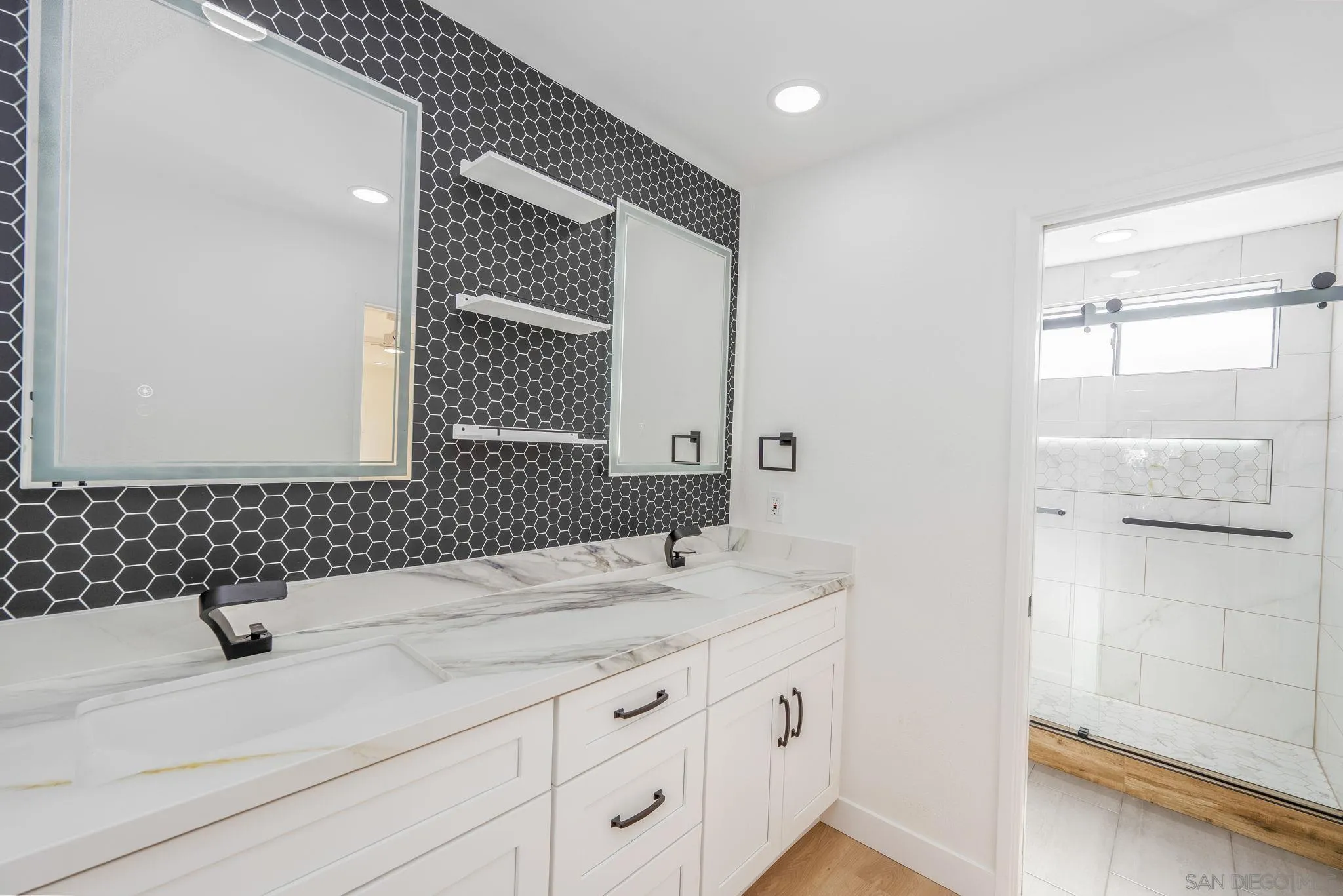 Photo #9: 250029394 Listing: Photo #9