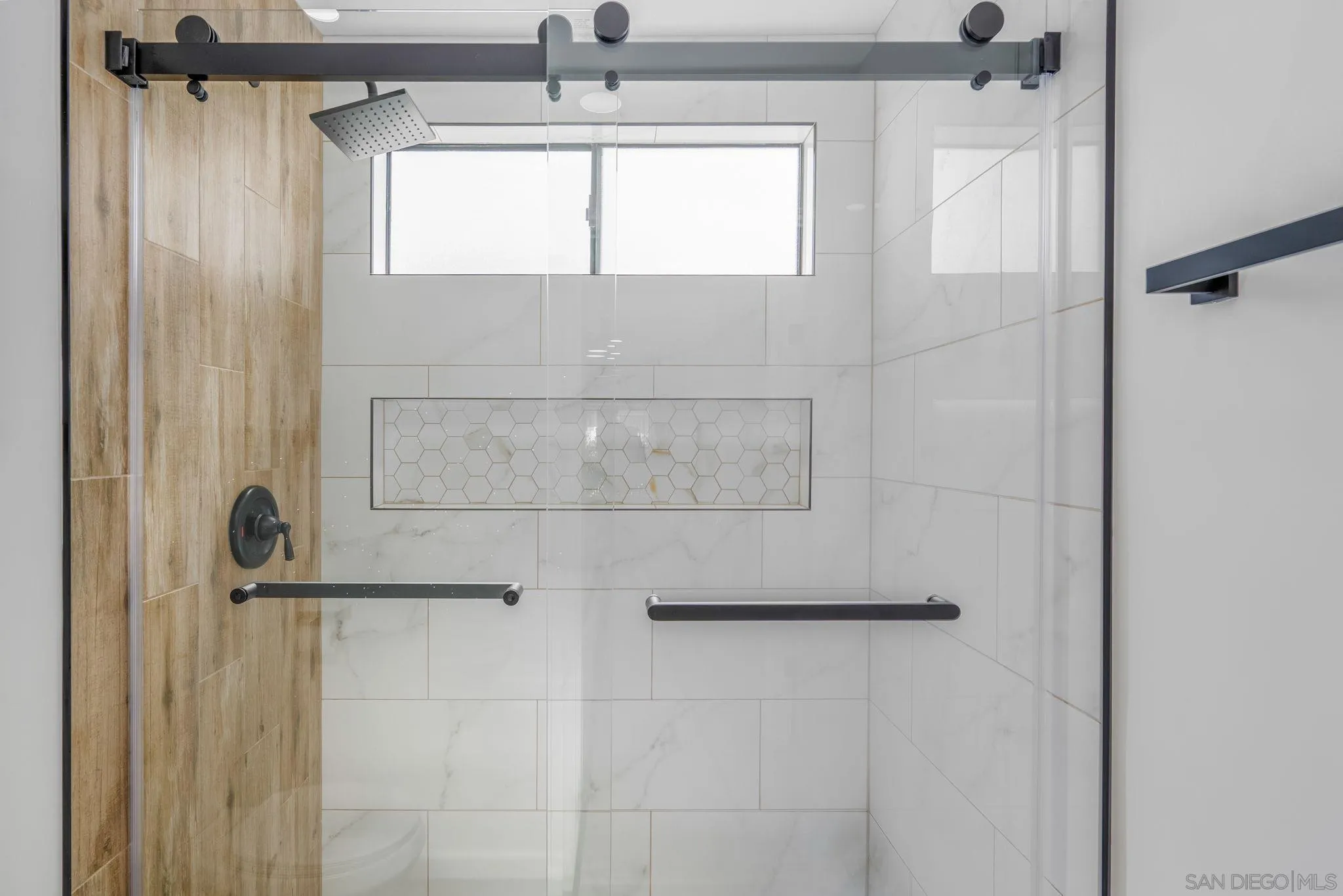 Photo #12: 250029394 Listing: Photo #12