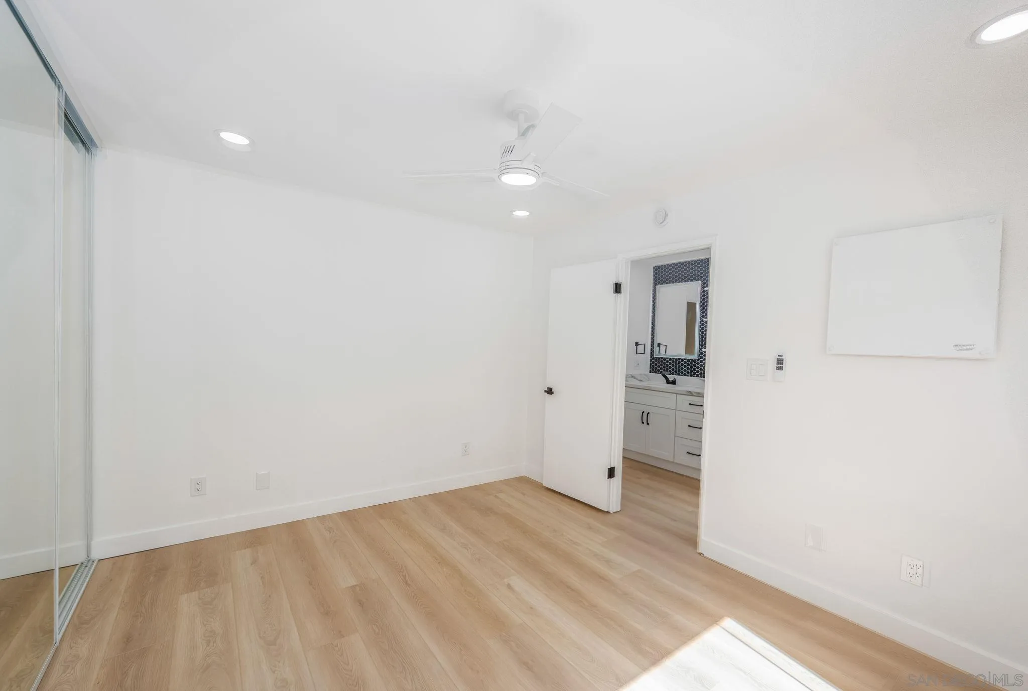 Photo #14: 250029394 Listing: Photo #14