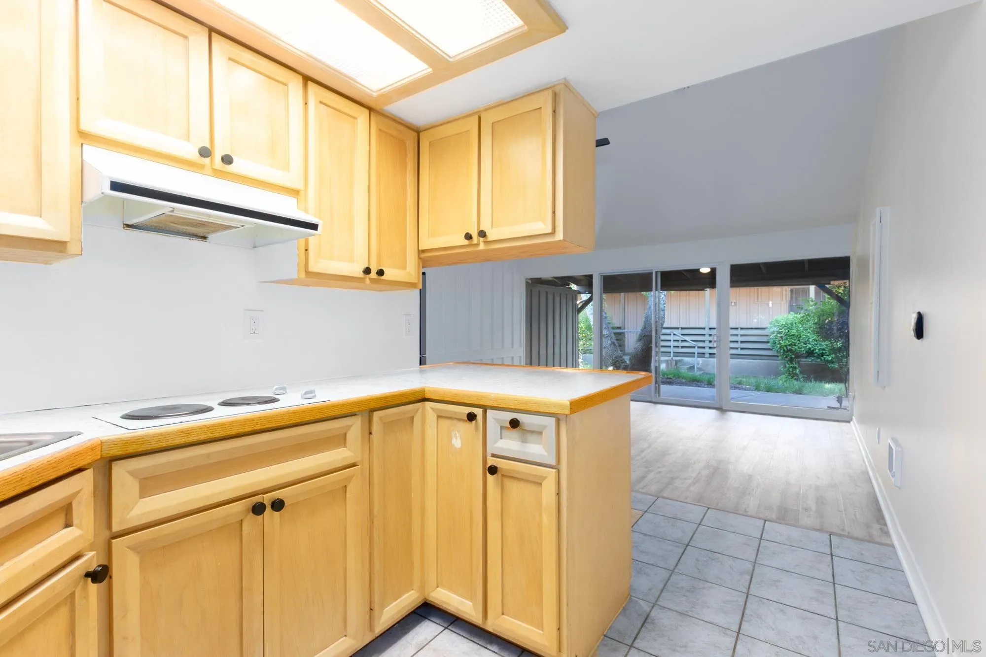 https://cdn.realtyfeed.com/cdn/127/250029406/8bf368f83d1280a0a2dc5899f19c0297.webp