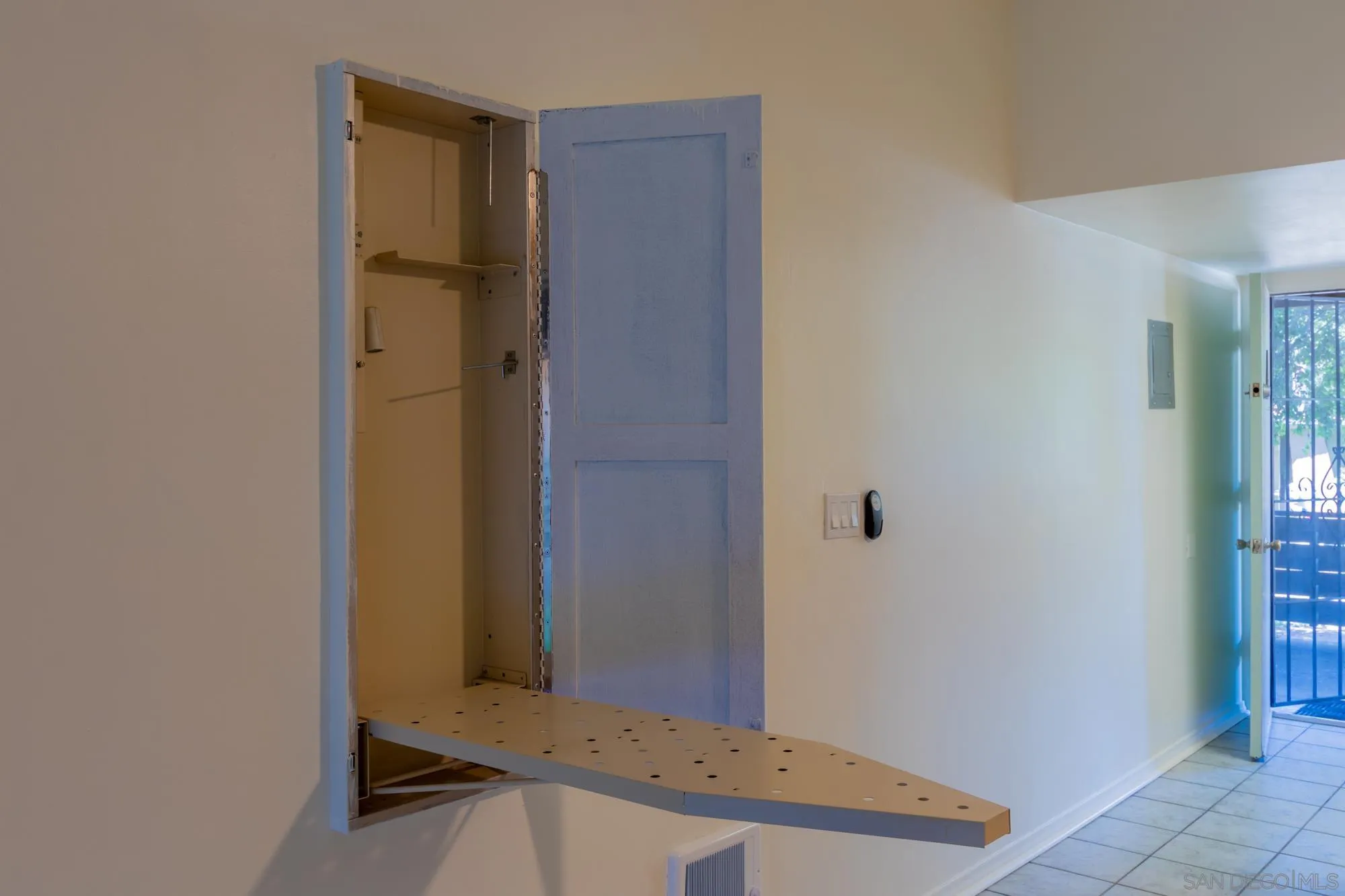 https://cdn.realtyfeed.com/cdn/127/250029406/912157652e5f7bf912581fe99a001b5c.webp