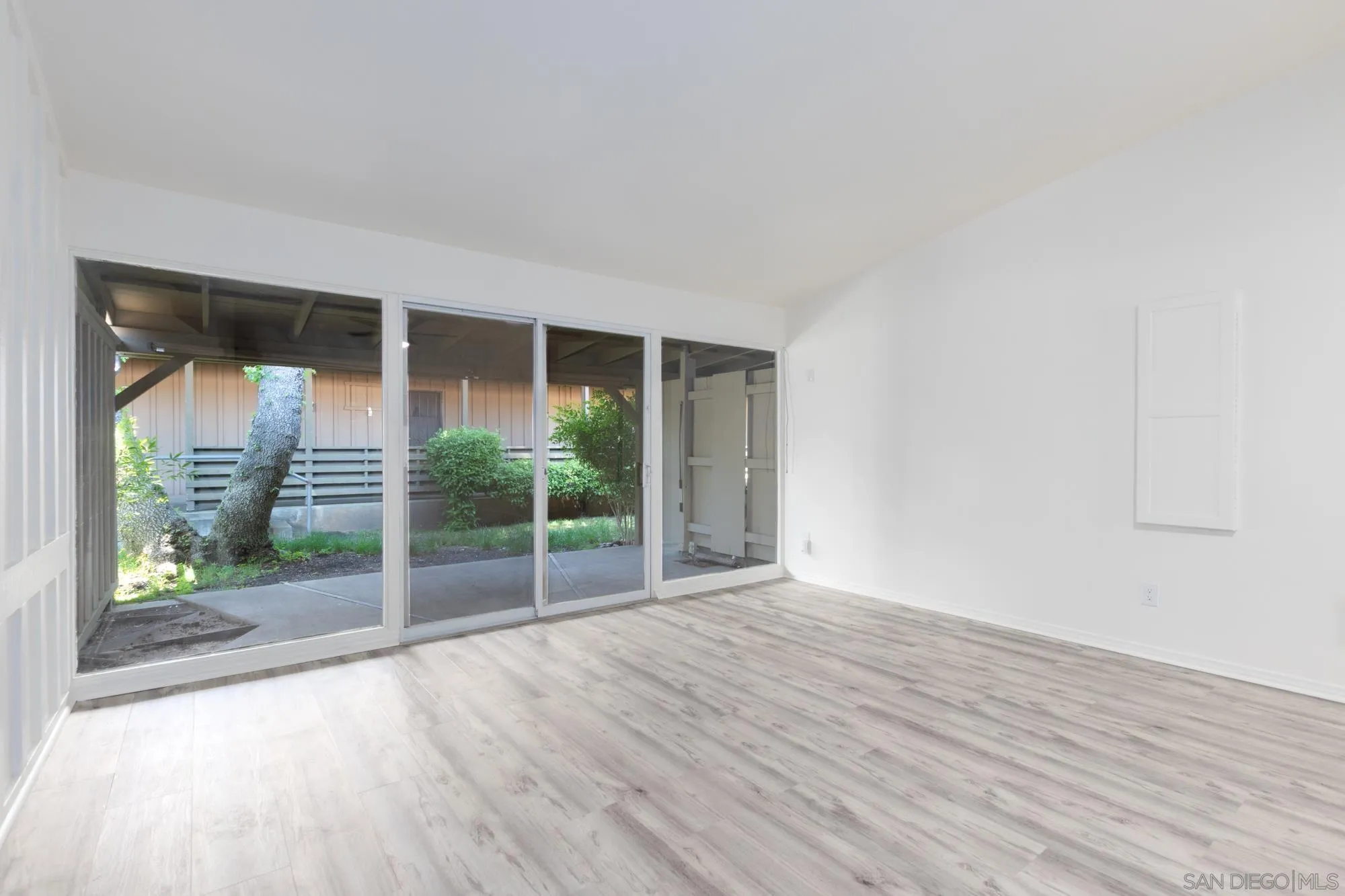 https://cdn.realtyfeed.com/cdn/127/250029406/93a32c13f9afb5e945e275a96e5e20f7.webp