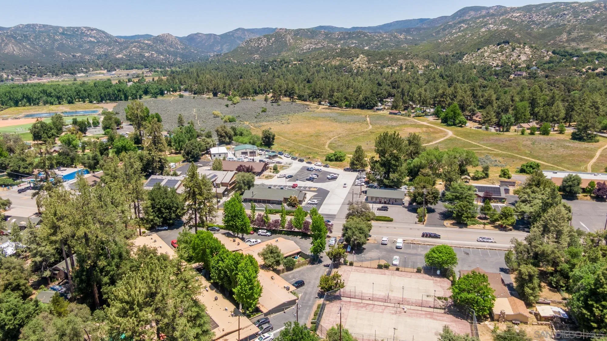 https://cdn.realtyfeed.com/cdn/127/250029406/be4c108a62c4d5e180c8523276d05c53.webp