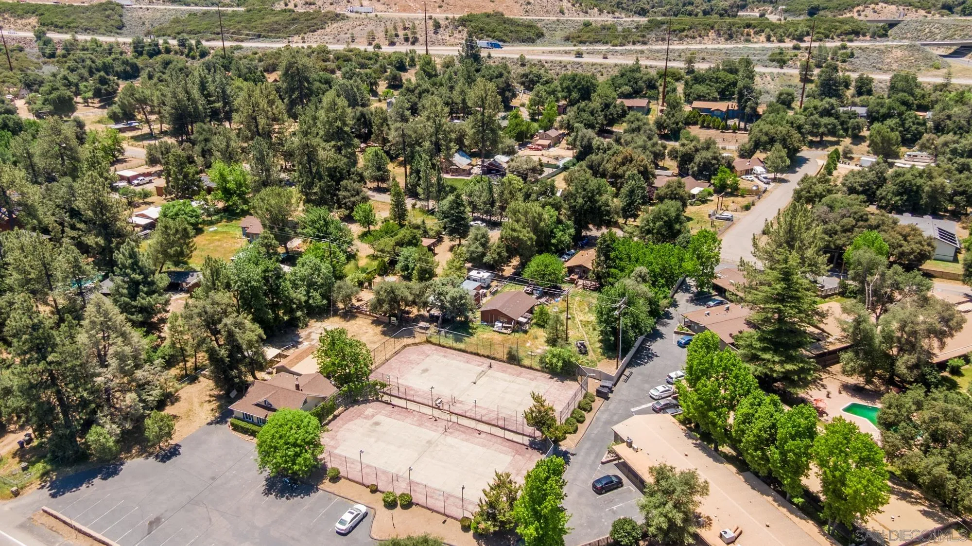 https://cdn.realtyfeed.com/cdn/127/250029406/cc63463799da1735bb6b280b6d816b90.webp