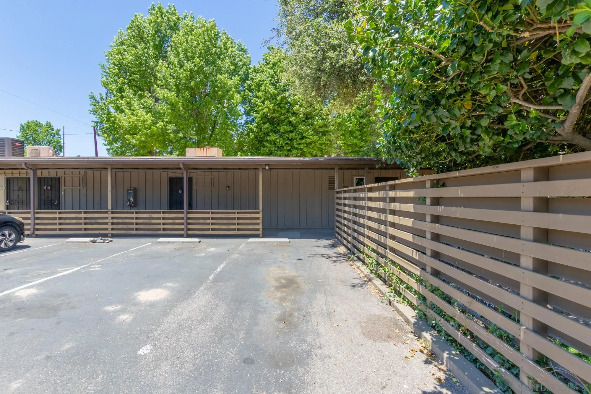 https://cdn.realtyfeed.com/cdn/127/250029406/db199332ac5a94456fafe6d7b96cf423.webp