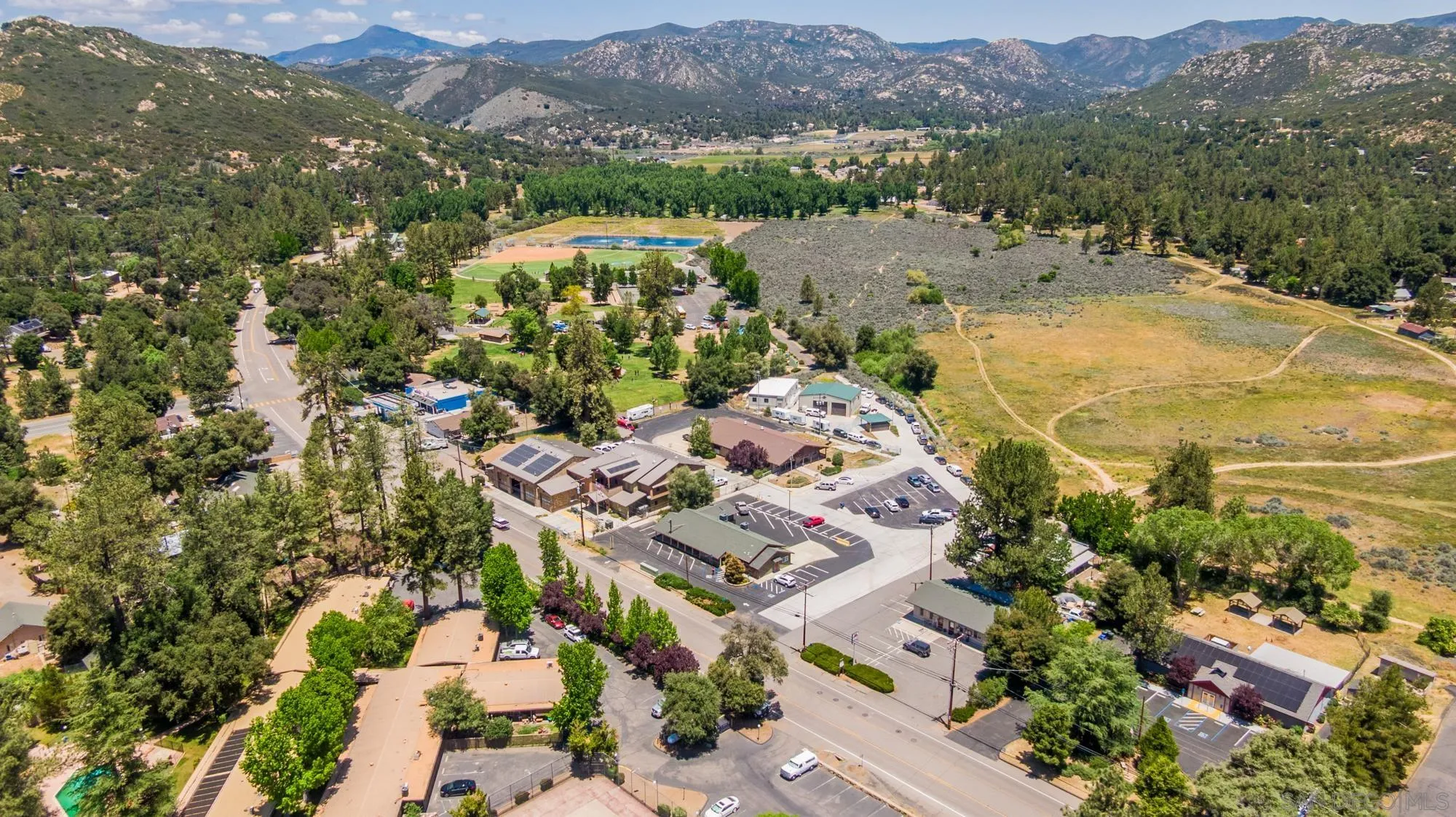 https://cdn.realtyfeed.com/cdn/127/250029406/e9190e10b3d1ca667cb3a8e4c345485b.webp