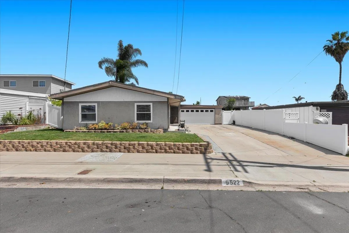 https://cdn.realtyfeed.com/cdn/127/250029413/3e6826a41e643c7b8667e5629ee4e10c.webp